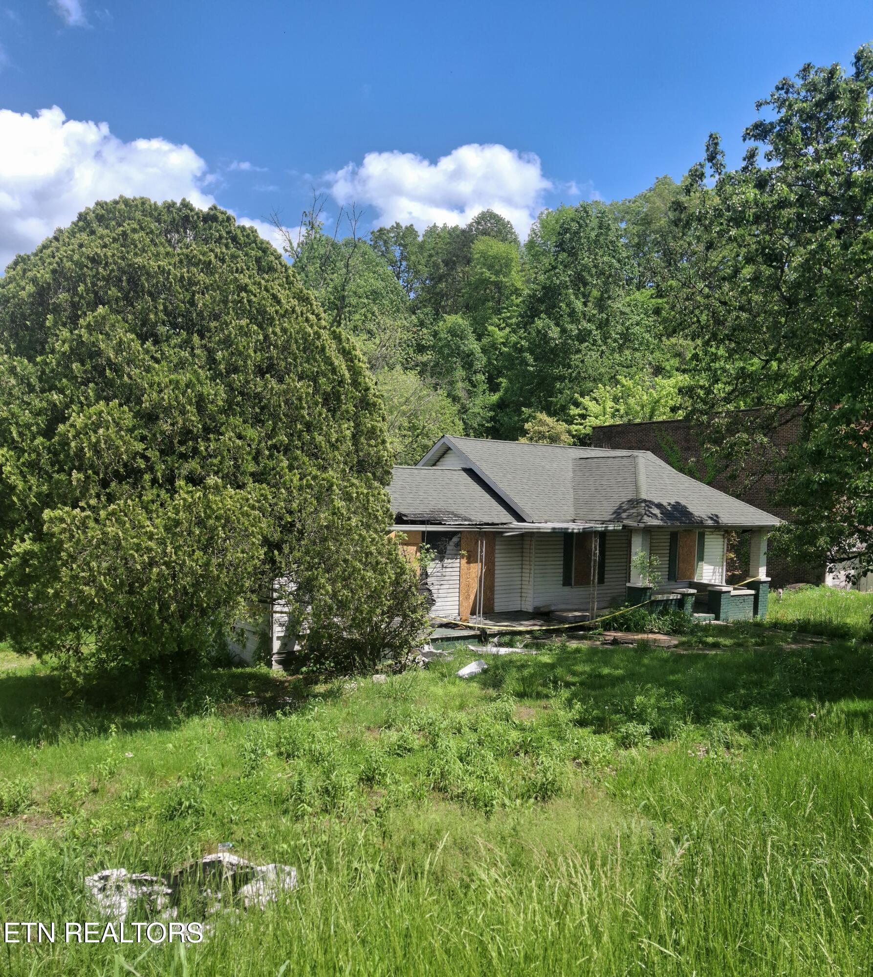 904 S Main Street Rocky Top TN 37769