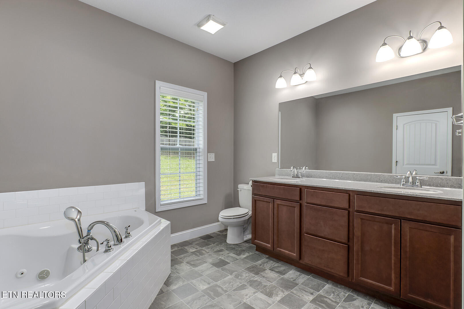 1737 Golden Nugget Lane Knoxville TN 37932