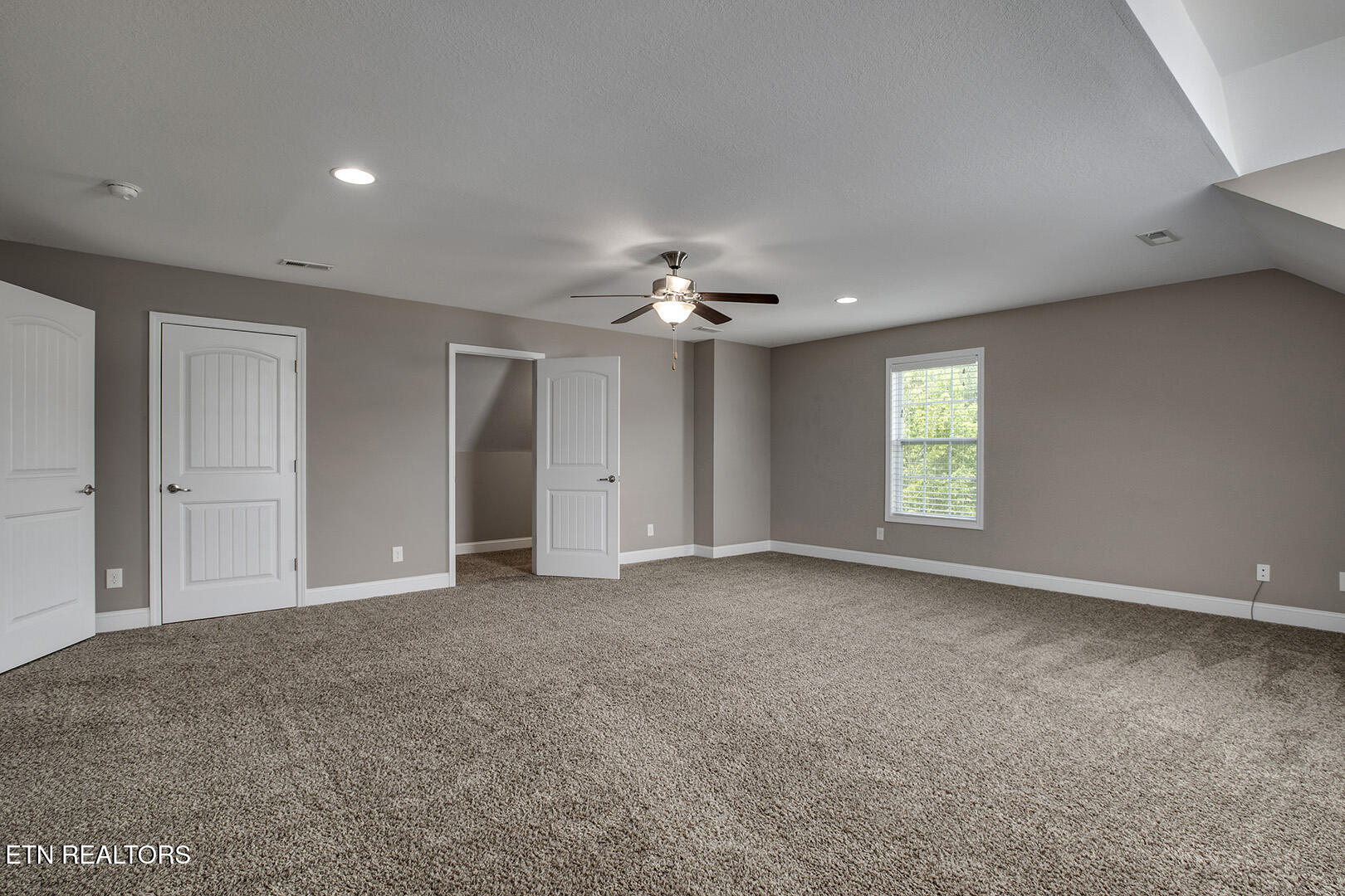 1737 Golden Nugget Lane Knoxville TN 37932