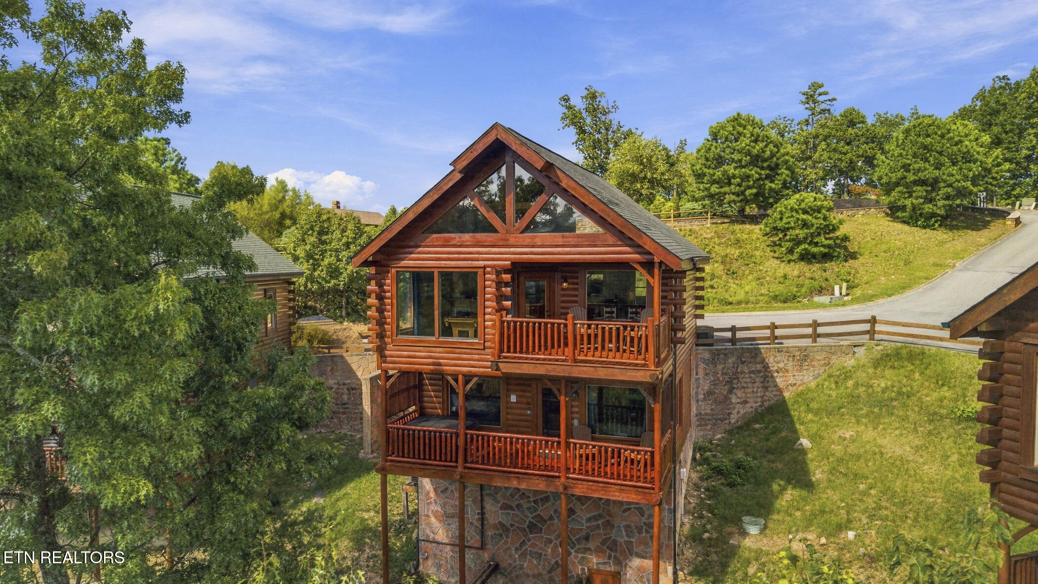 2310 Top Of The World Drive Sevierville TN 37876