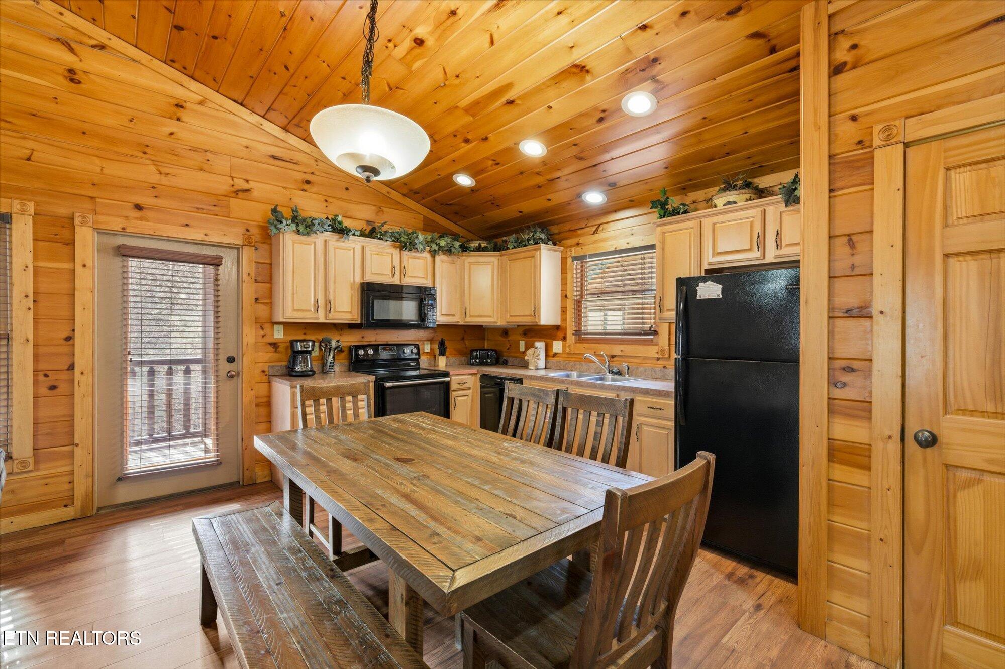 625 Gatlinburg Falls Way Gatlinburg TN 37738