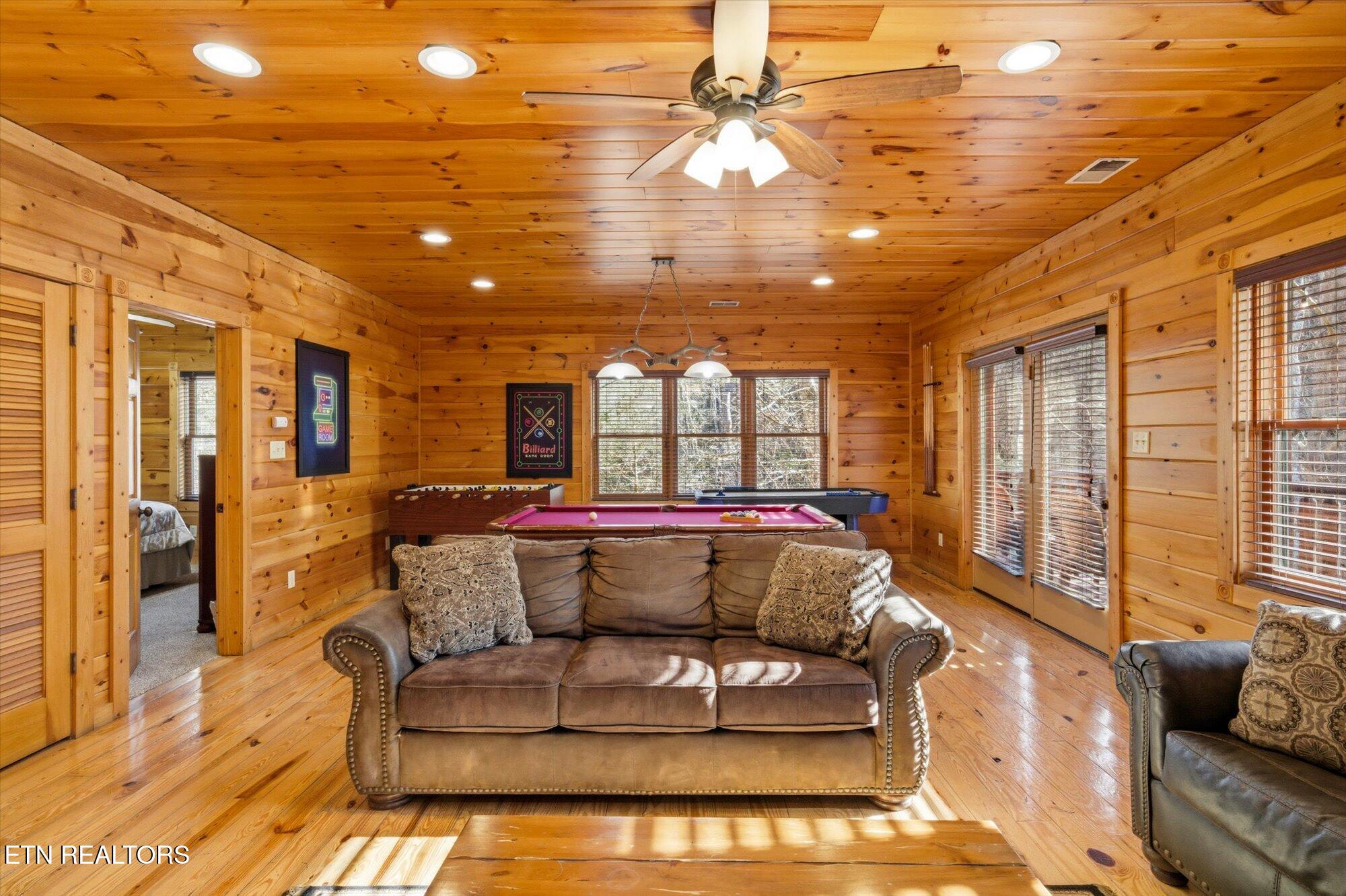 625 Gatlinburg Falls Way Gatlinburg TN 37738
