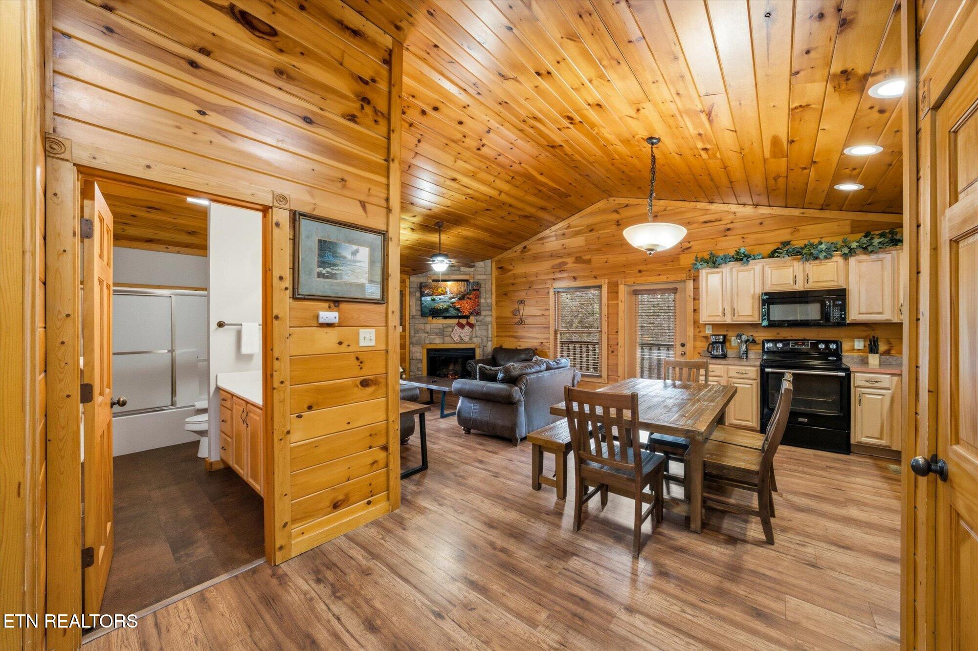 625 Gatlinburg Falls Way Gatlinburg TN 37738