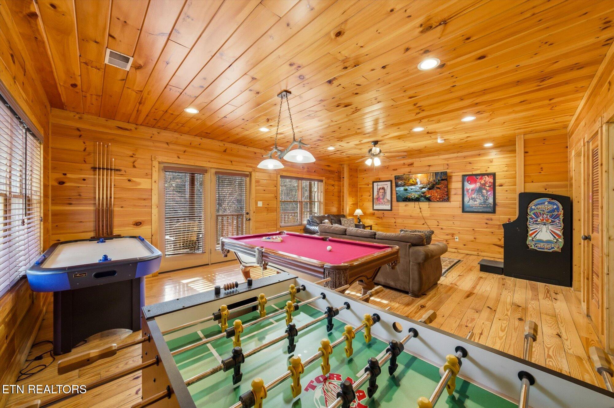 625 Gatlinburg Falls Way Gatlinburg TN 37738