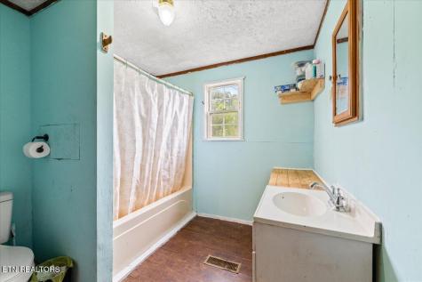 982 Little White Oak Road Duff TN 37729
