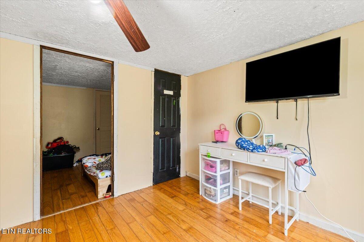 982 Little White Oak Road Duff TN 37729