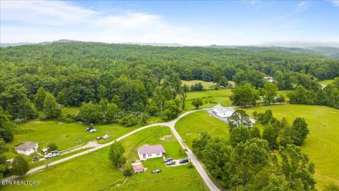 982 Little White Oak Road Duff TN 37729