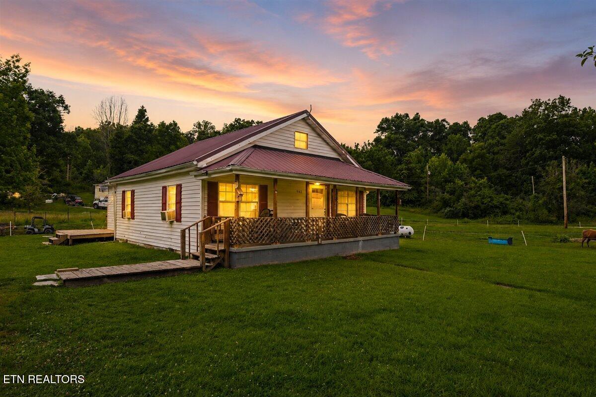 982 Little White Oak Road Duff TN 37729