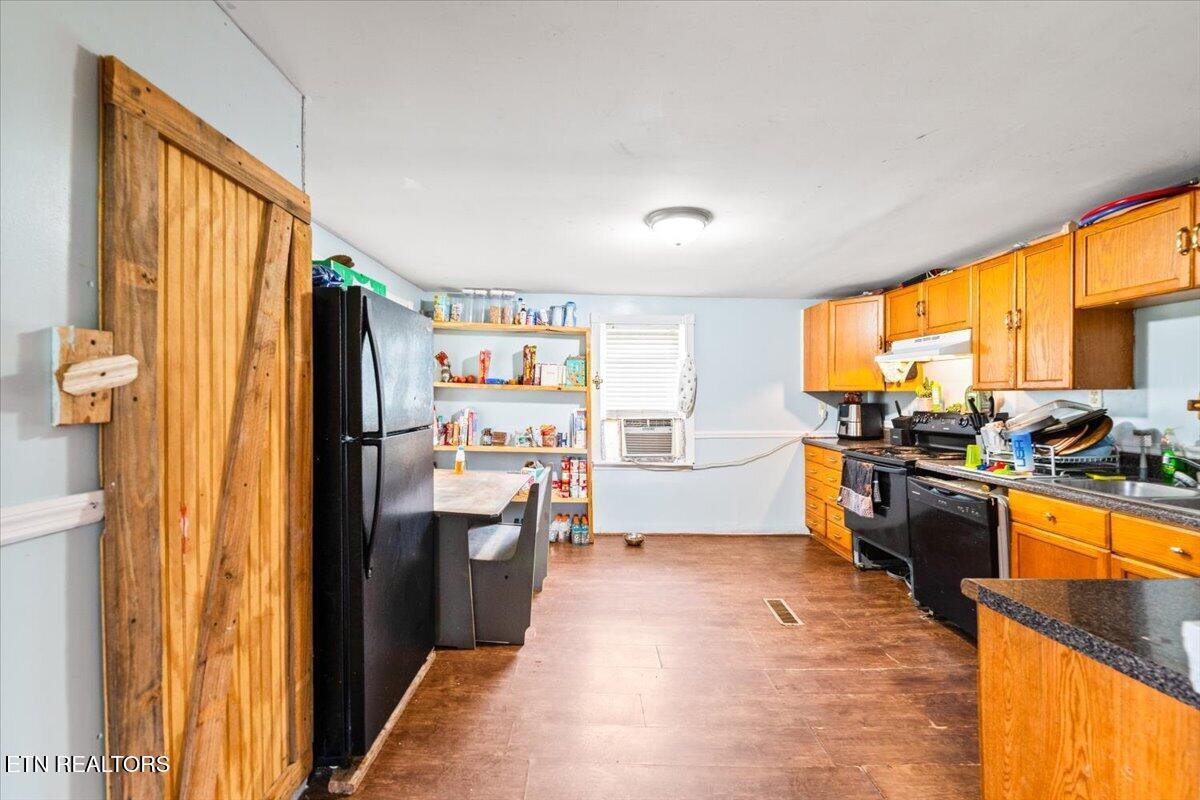 982 Little White Oak Road Duff TN 37729