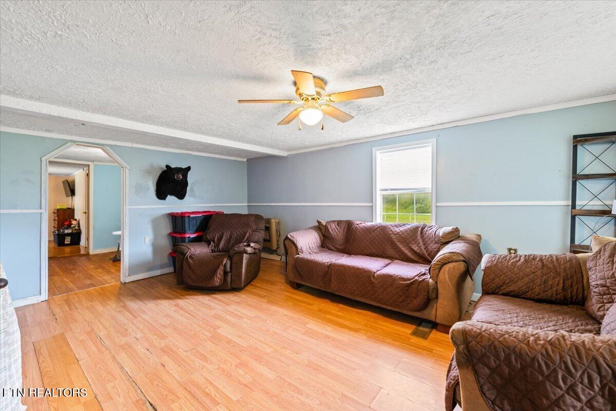 982 Little White Oak Road Duff TN 37729