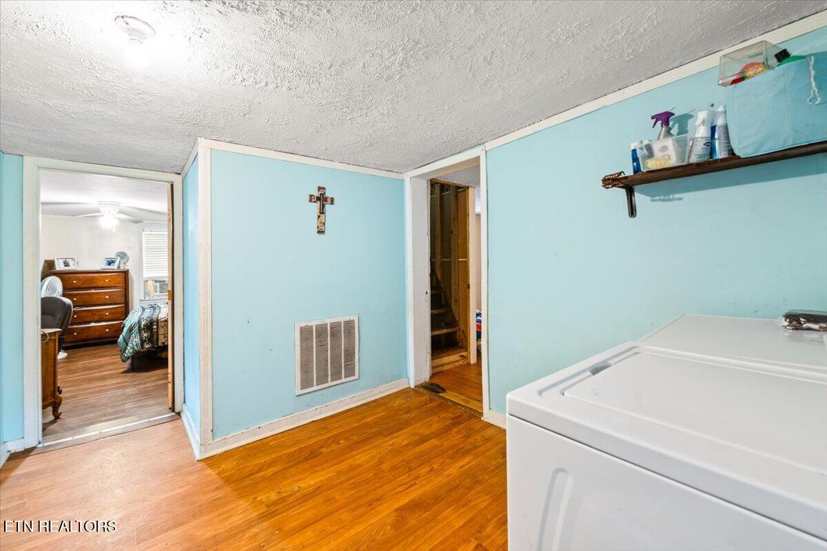 982 Little White Oak Road Duff TN 37729
