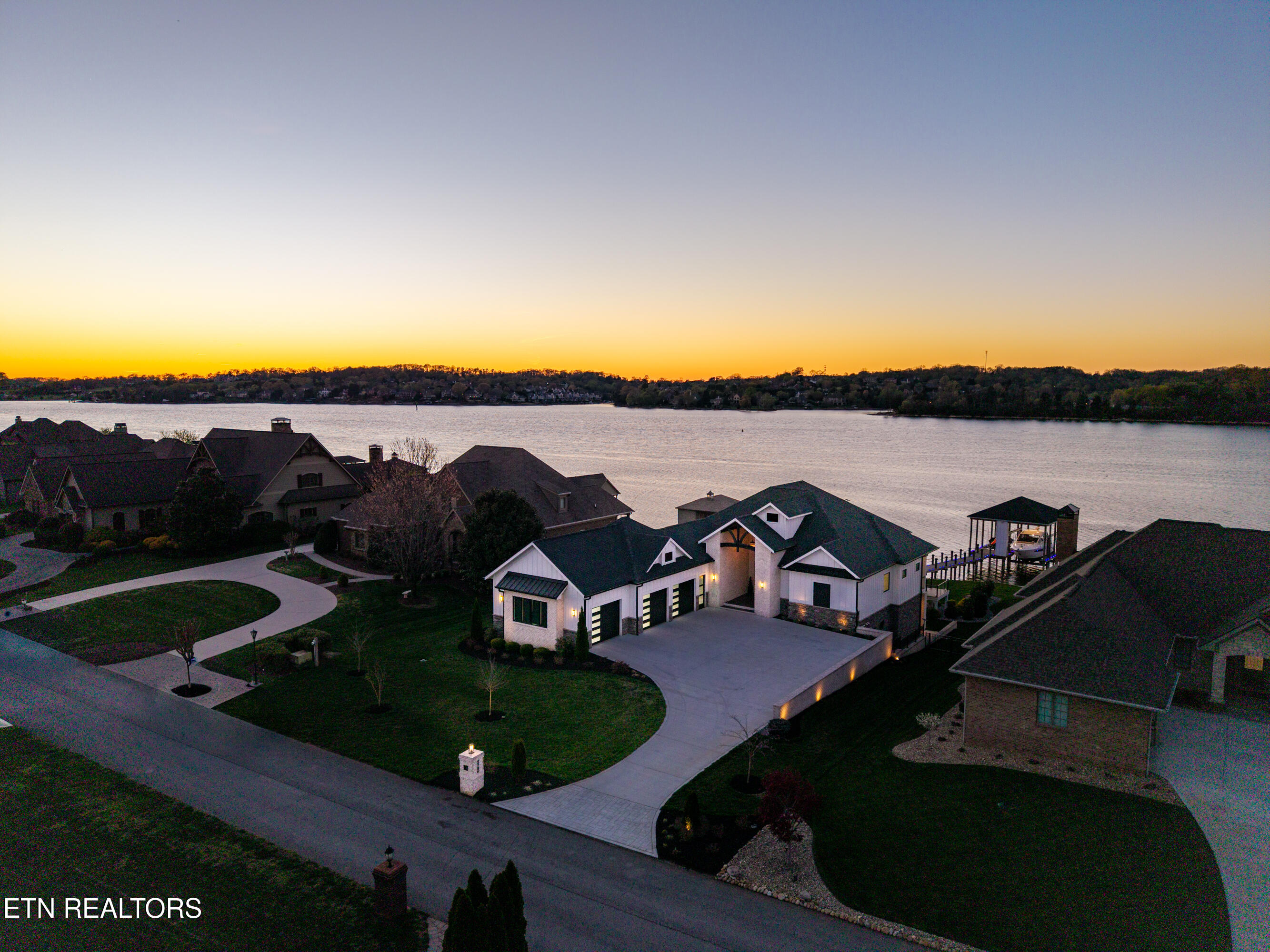 3742 Promontory Point Louisville TN 37777