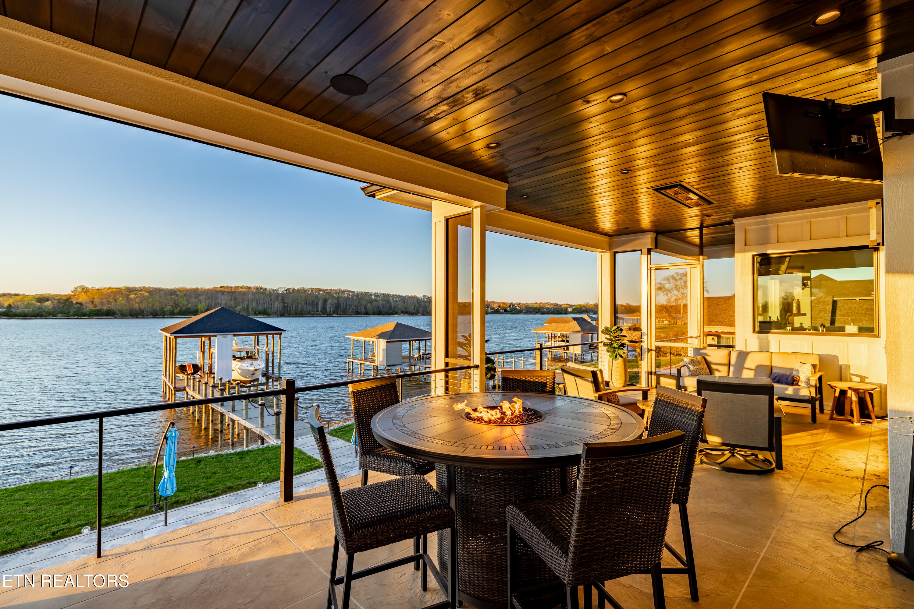 3742 Promontory Point Louisville TN 37777