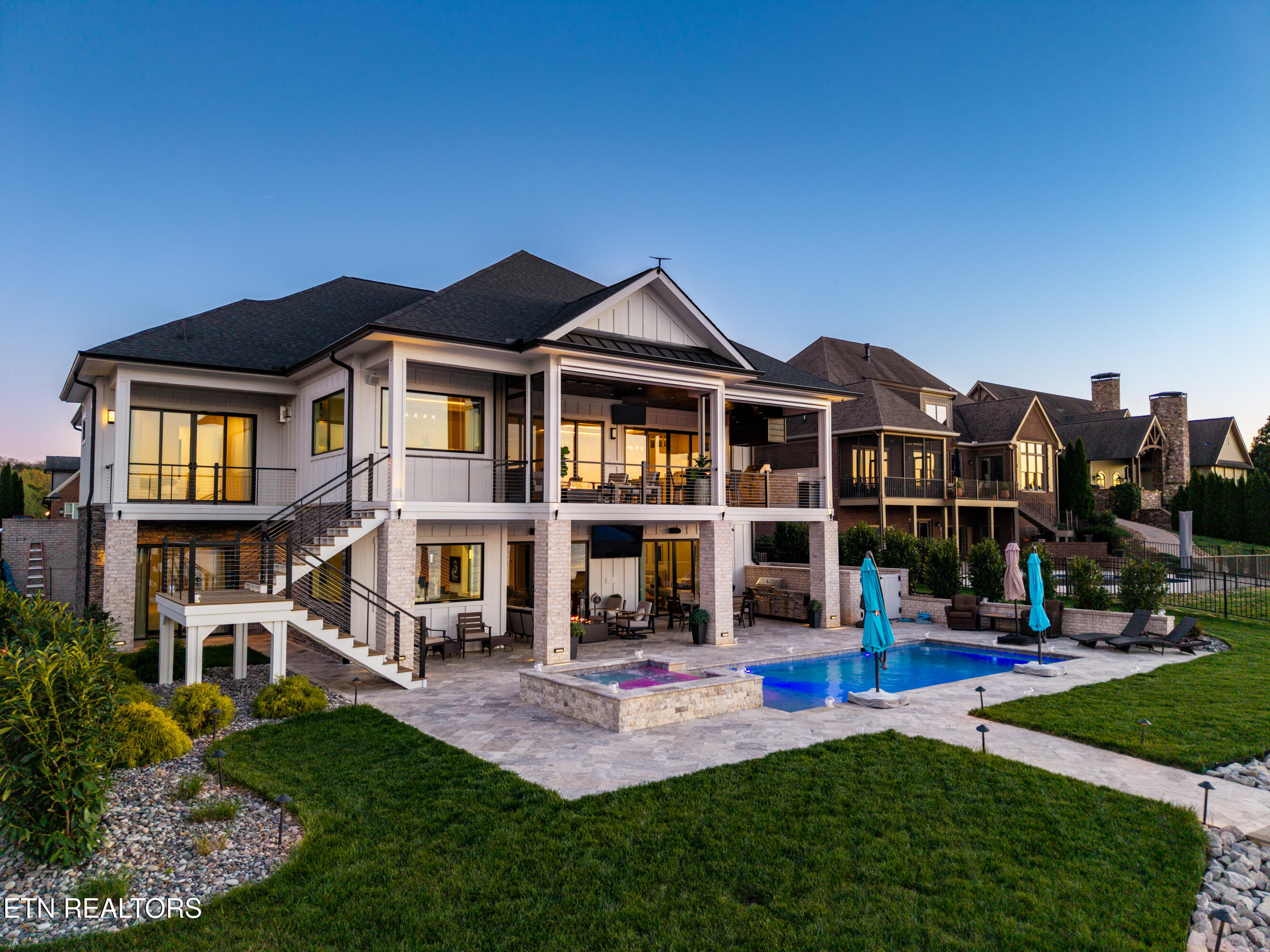 3742 Promontory Point Louisville TN 37777
