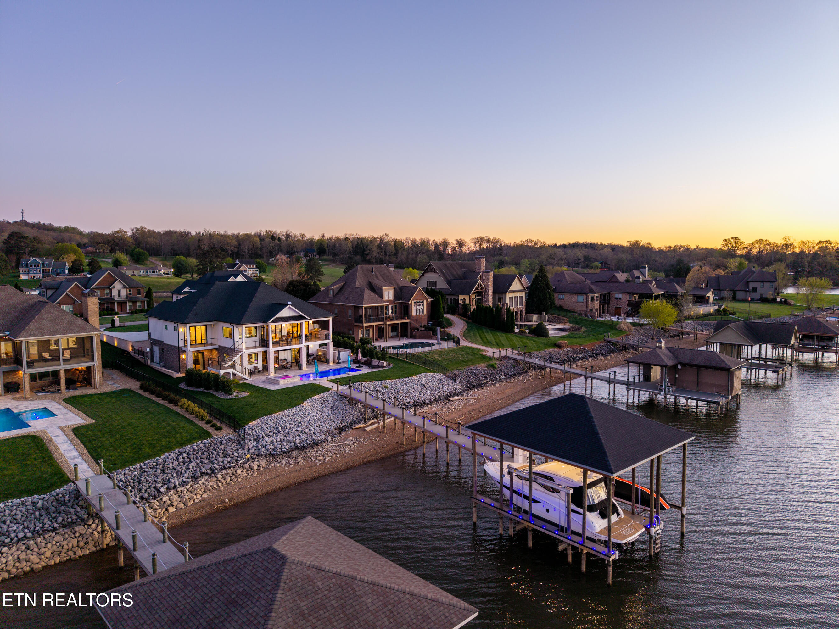 3742 Promontory Point Louisville TN 37777