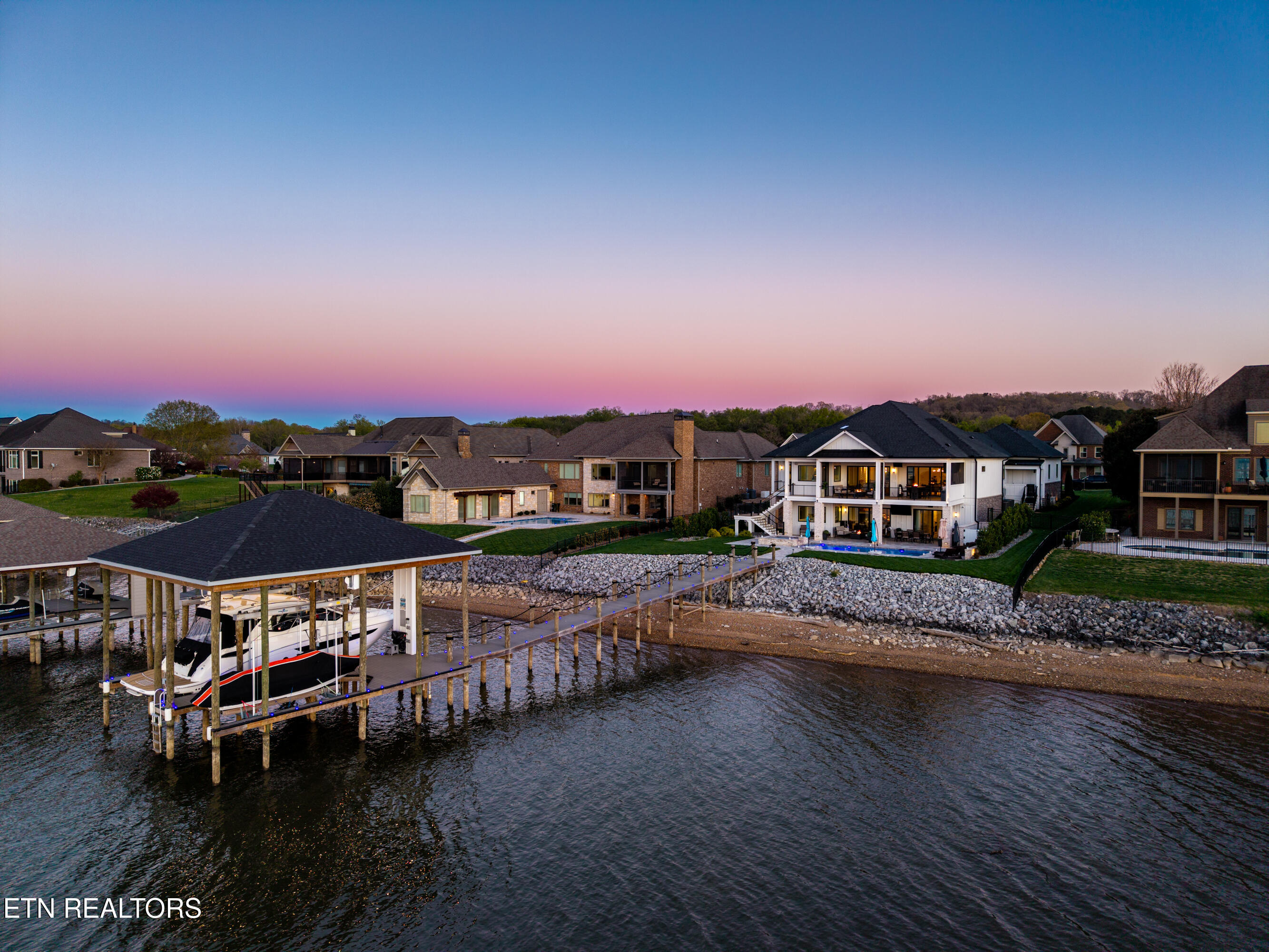 3742 Promontory Point Louisville TN 37777
