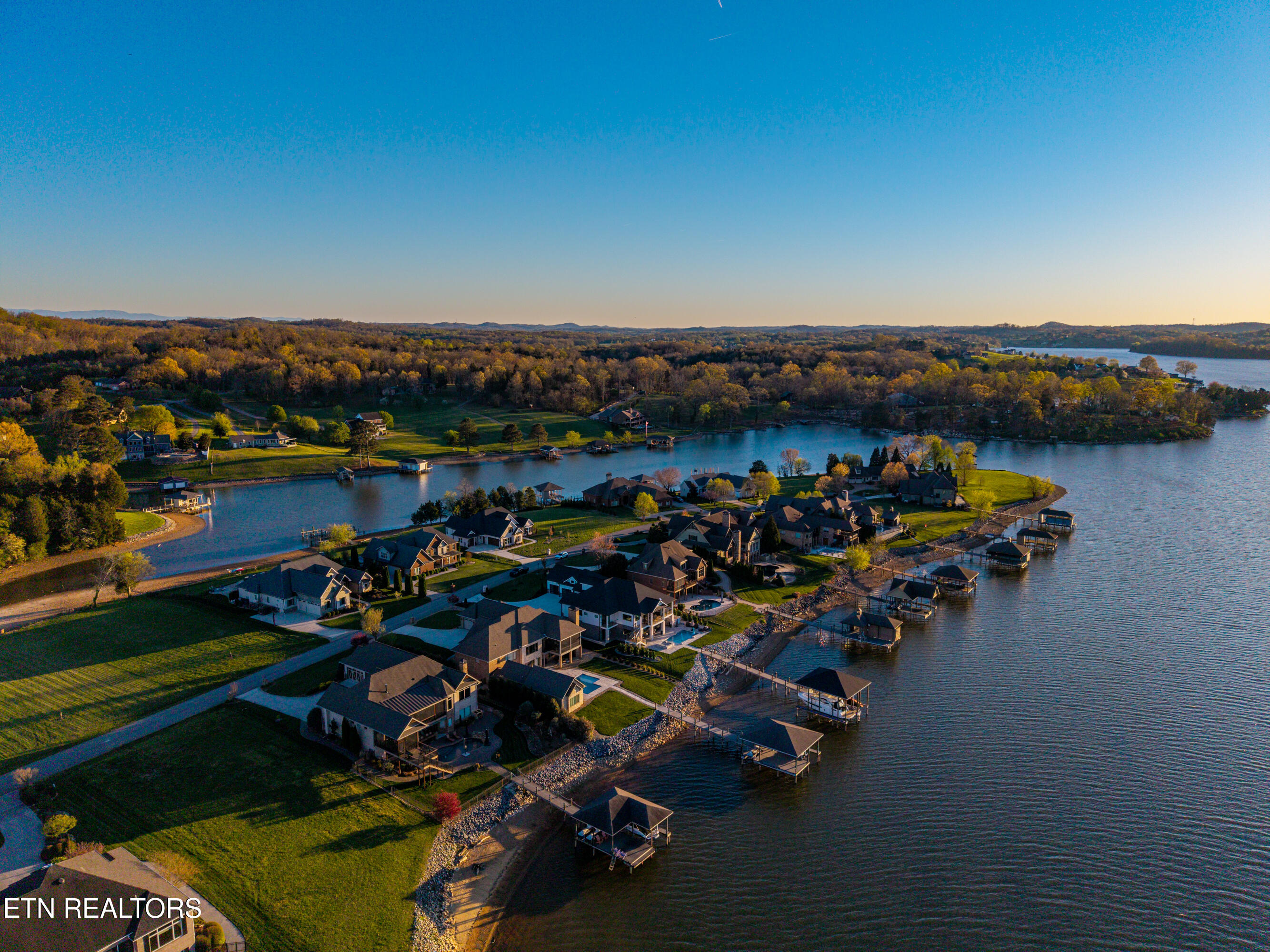 3742 Promontory Point Louisville TN 37777