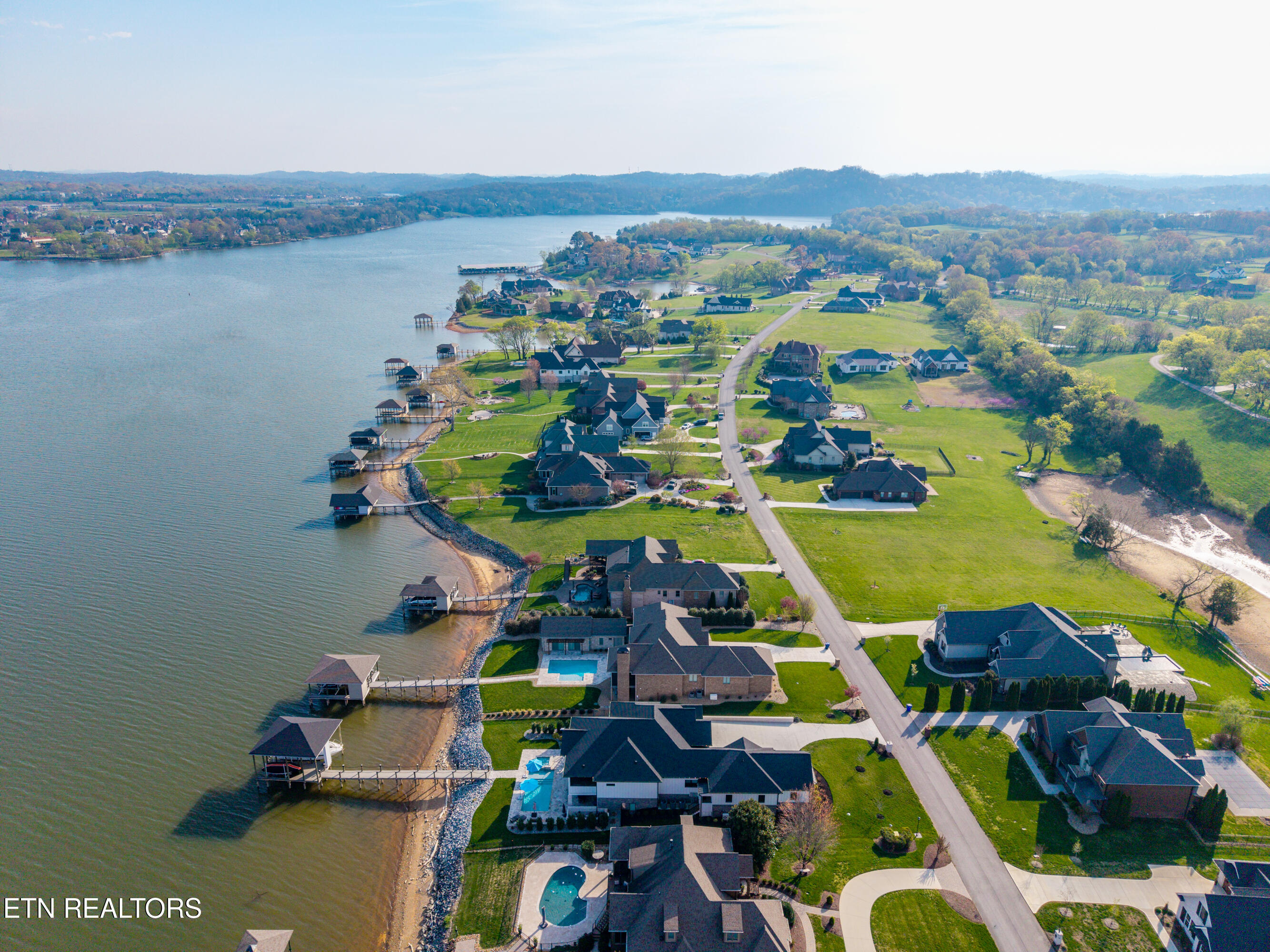 3742 Promontory Point Louisville TN 37777