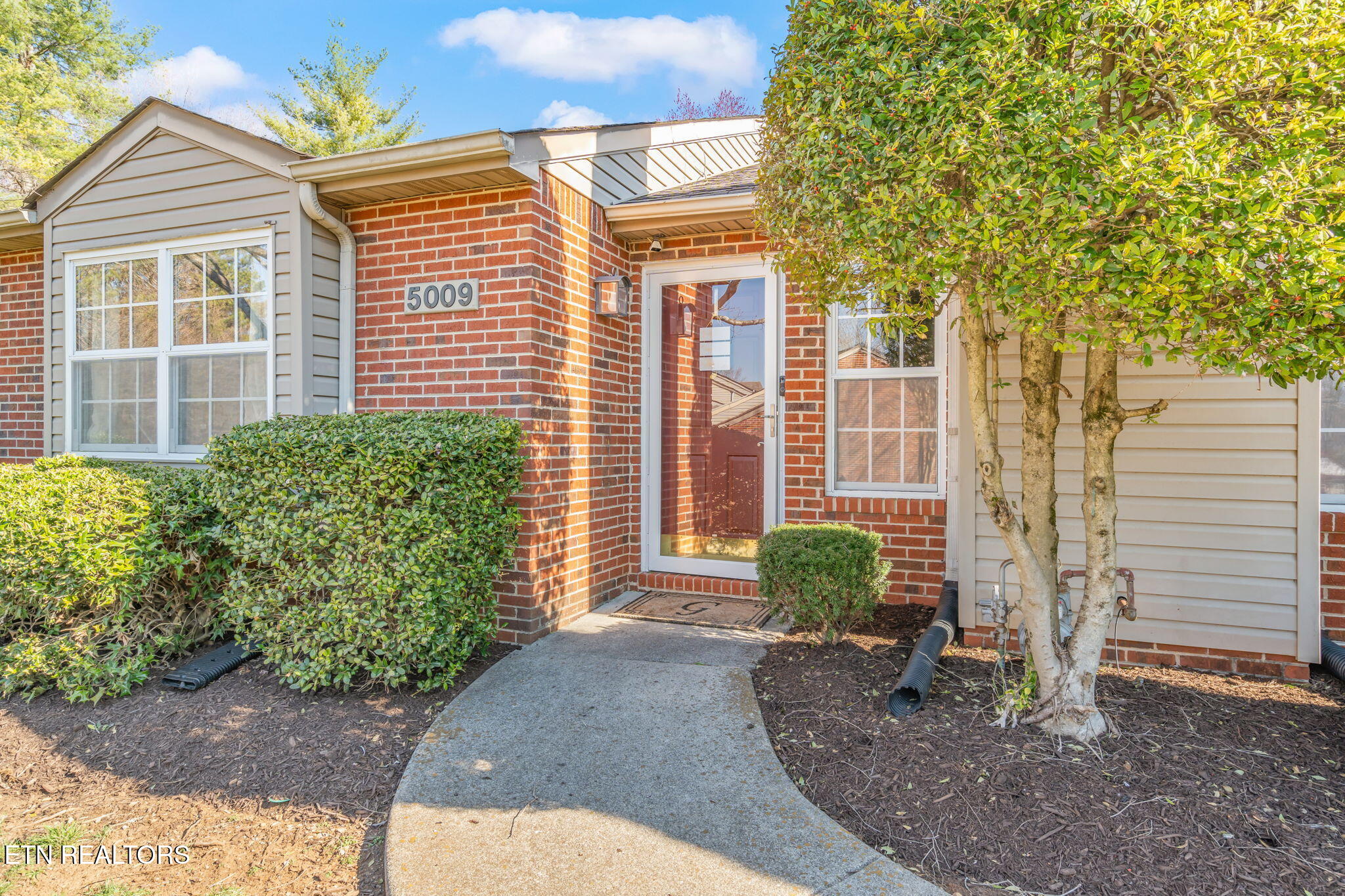 5009 Griffins Gate Lane Knoxville TN 37912