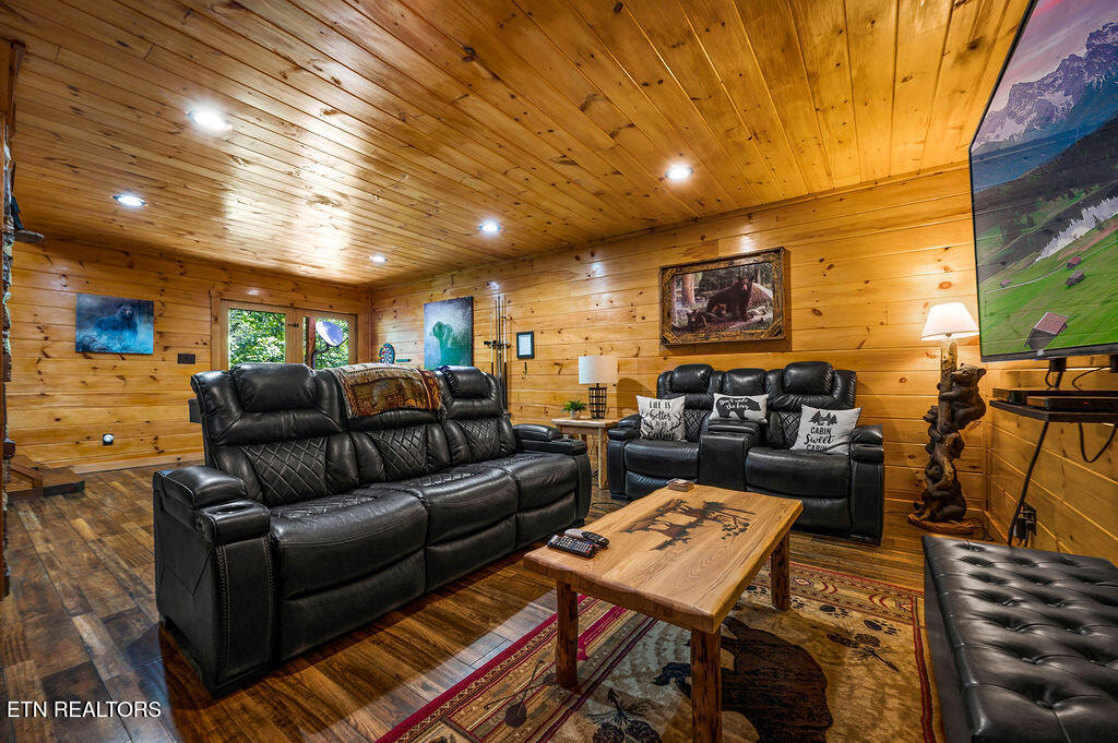 1728 Scenic Woods Way Sevierville TN 37876