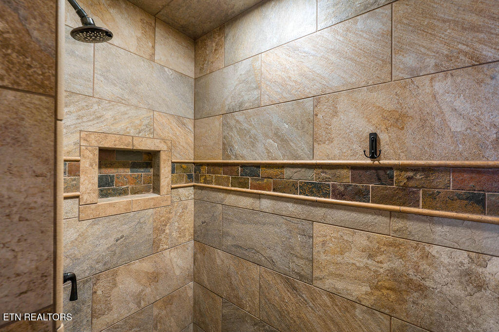 1728 Scenic Woods Way Sevierville TN 37876