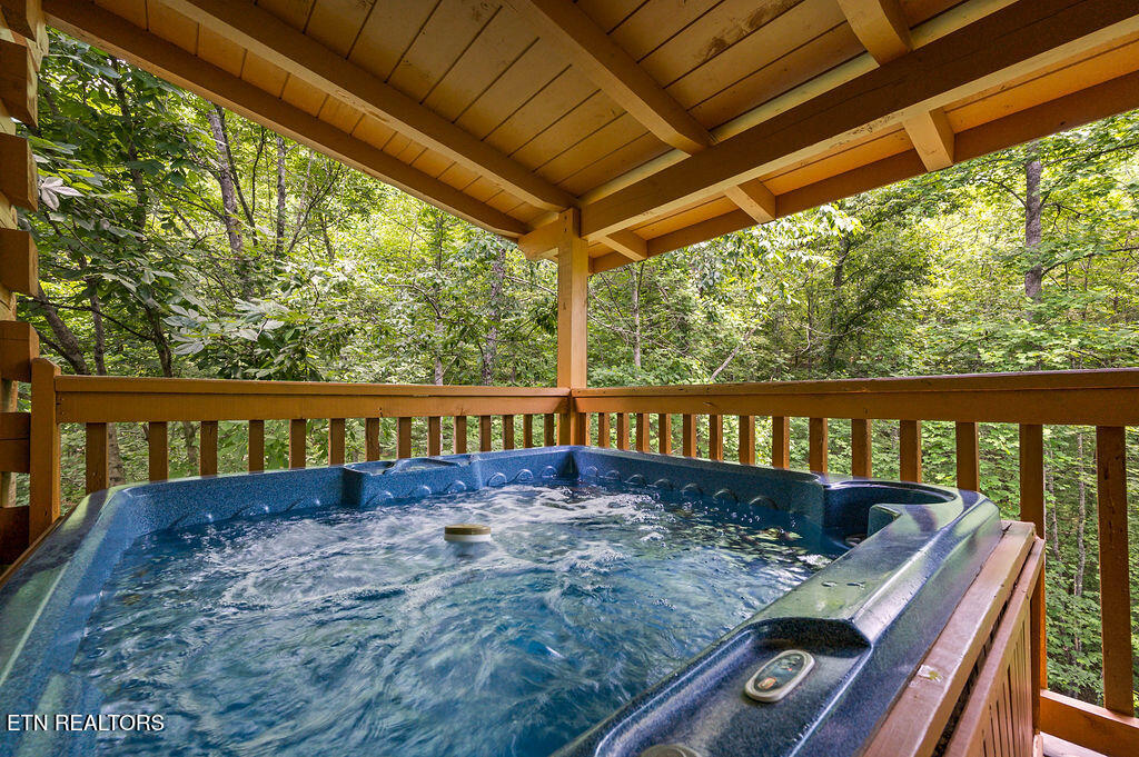 1728 Scenic Woods Way Sevierville TN 37876