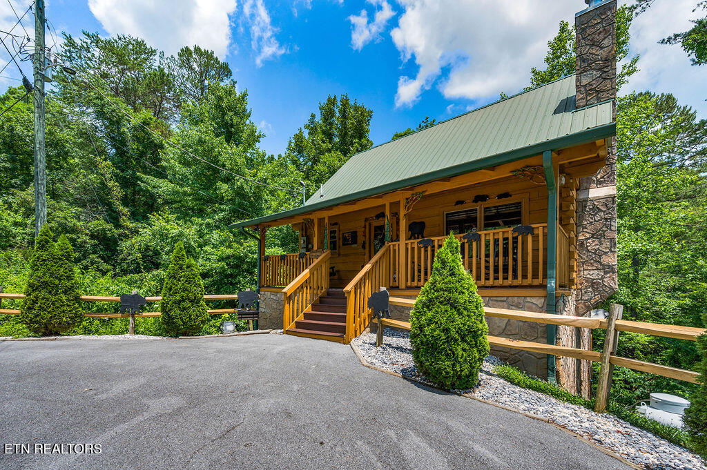 1728 Scenic Woods Way Sevierville TN 37876