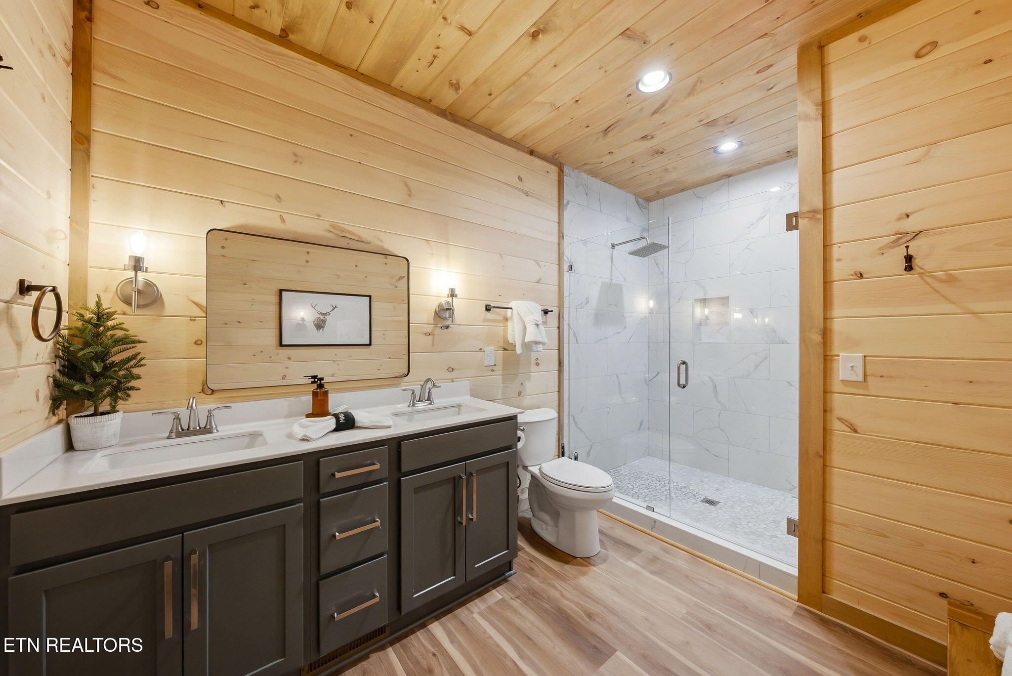 1524 Scenic Woods Way Sevierville TN 37876