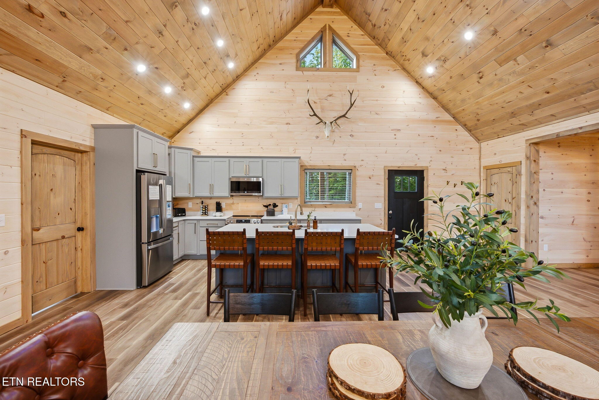1524 Scenic Woods Way Sevierville TN 37876