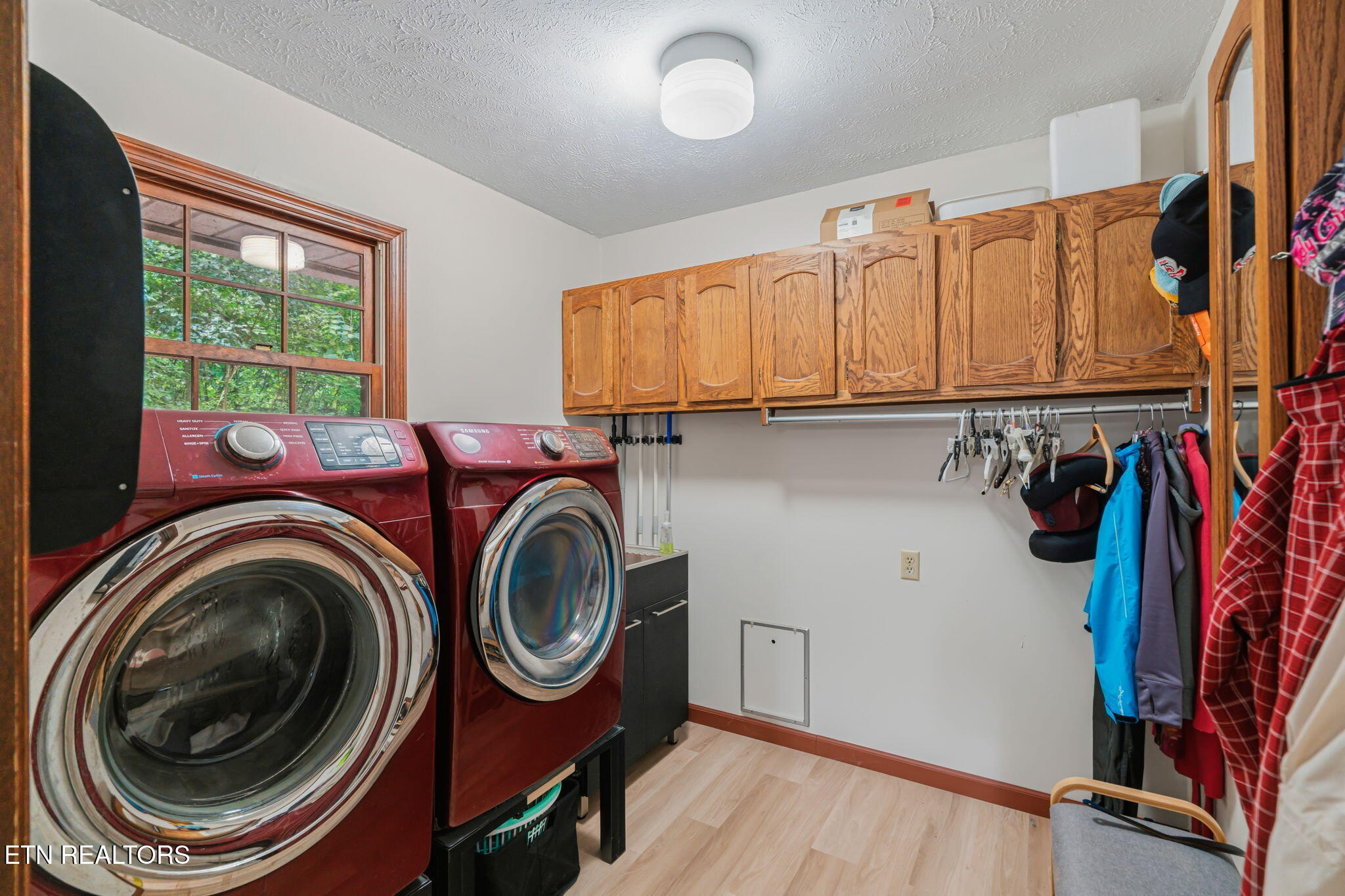 1130 W Outer Drive Oak Ridge TN 37830