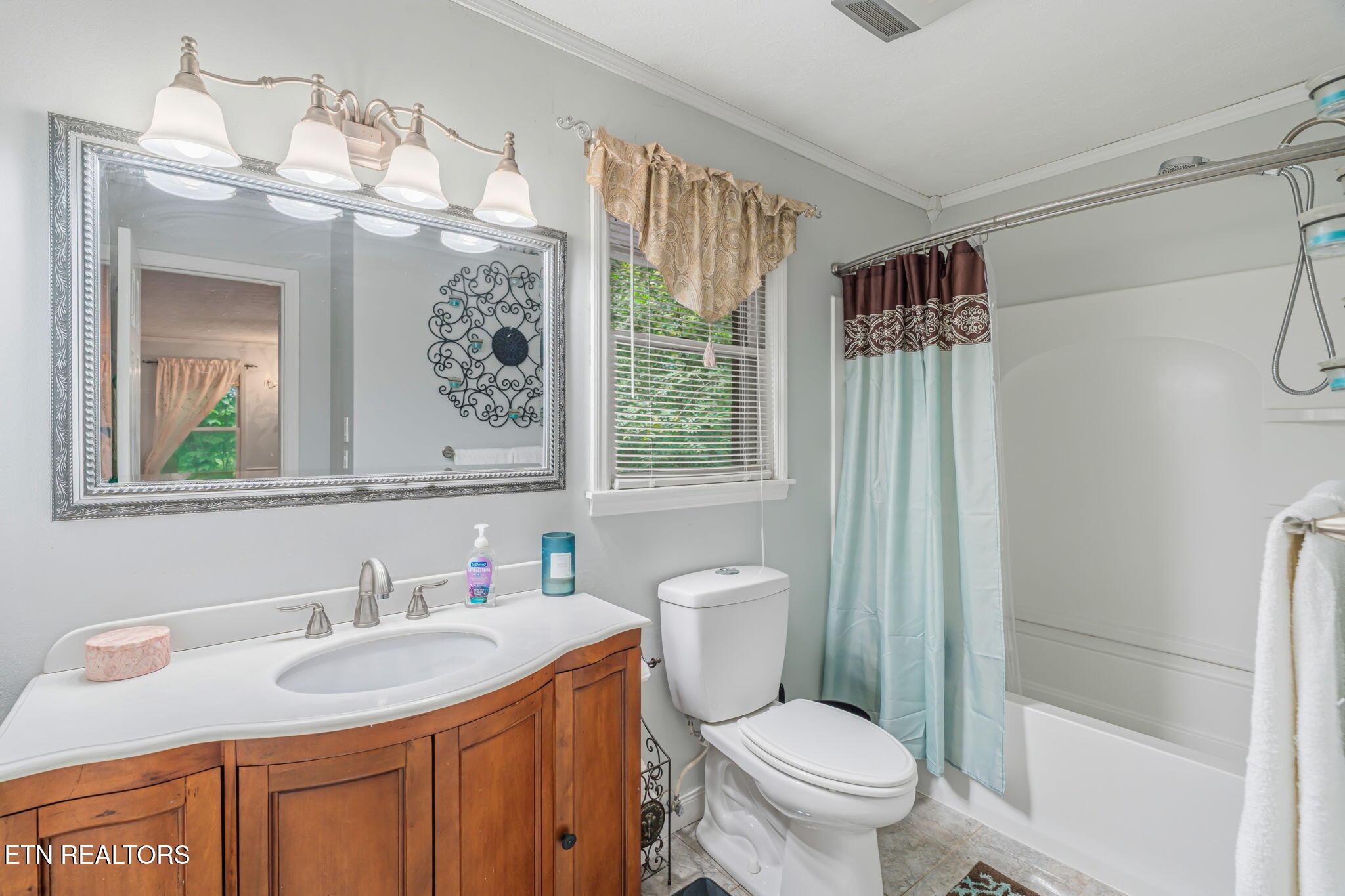 1130 W Outer Drive Oak Ridge TN 37830