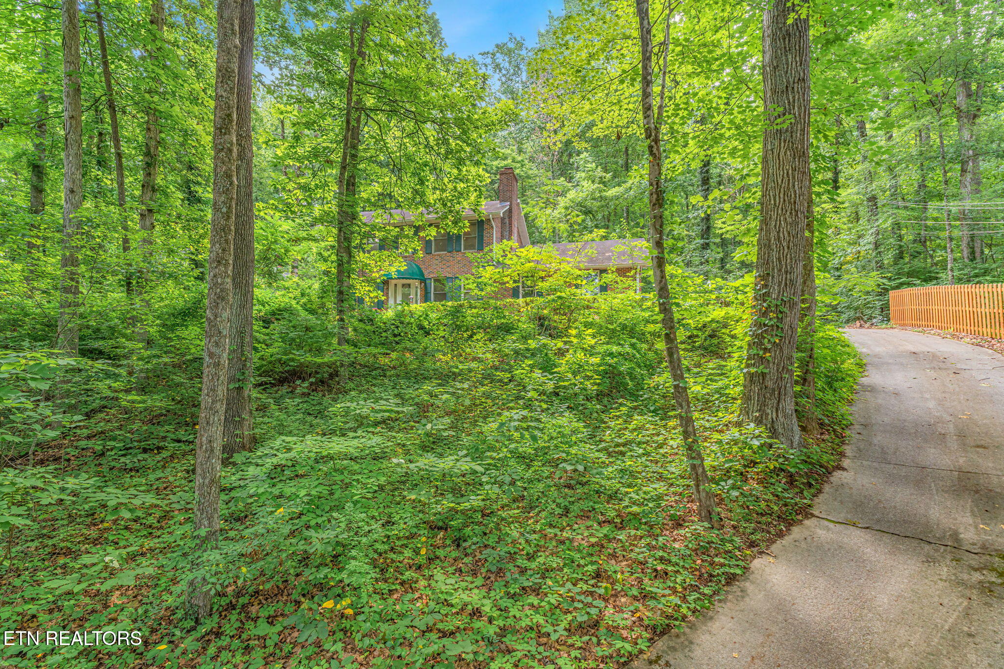 1130 W Outer Drive Oak Ridge TN 37830