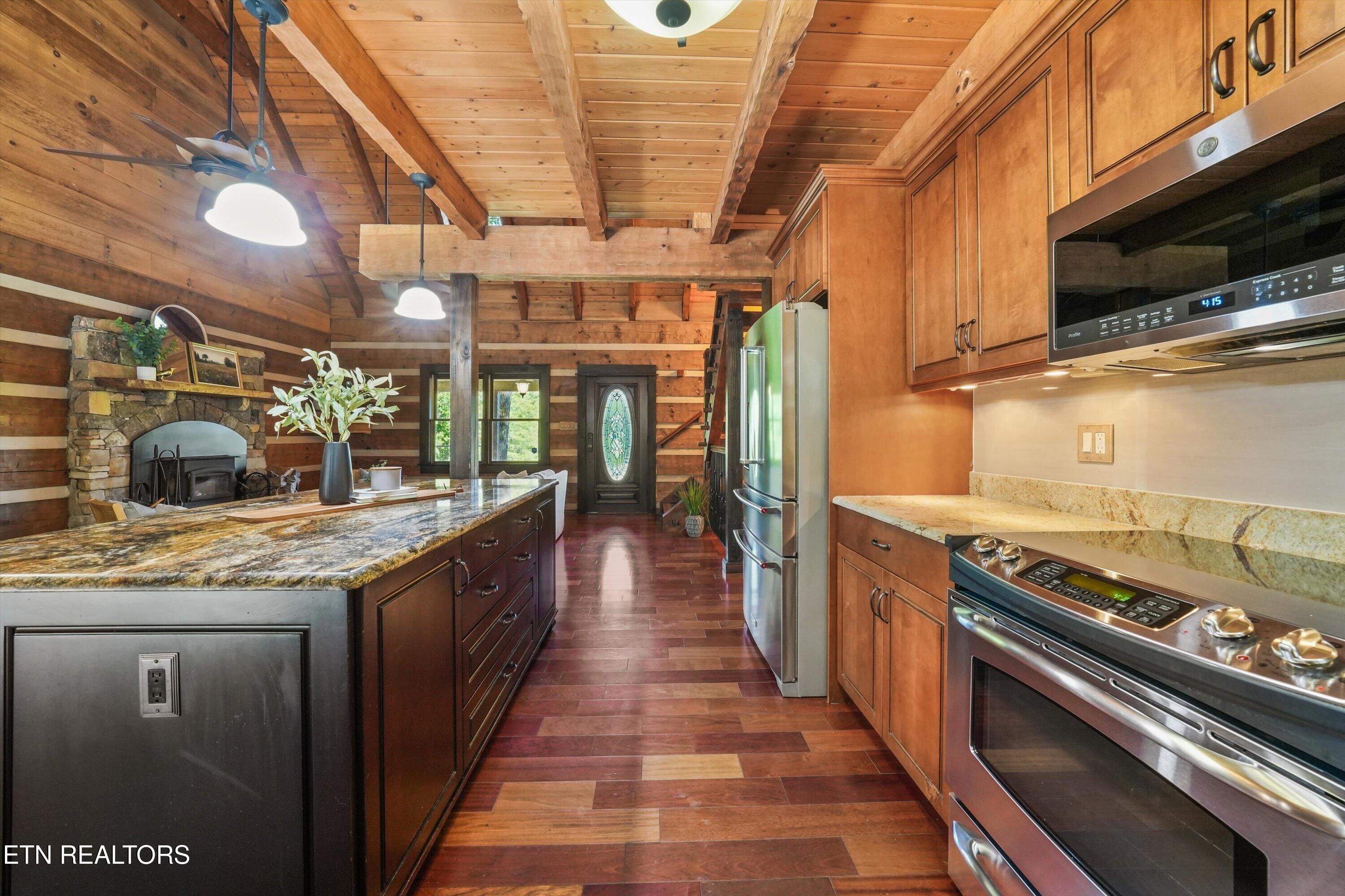 144 Center Valley Road Clinton TN 37716