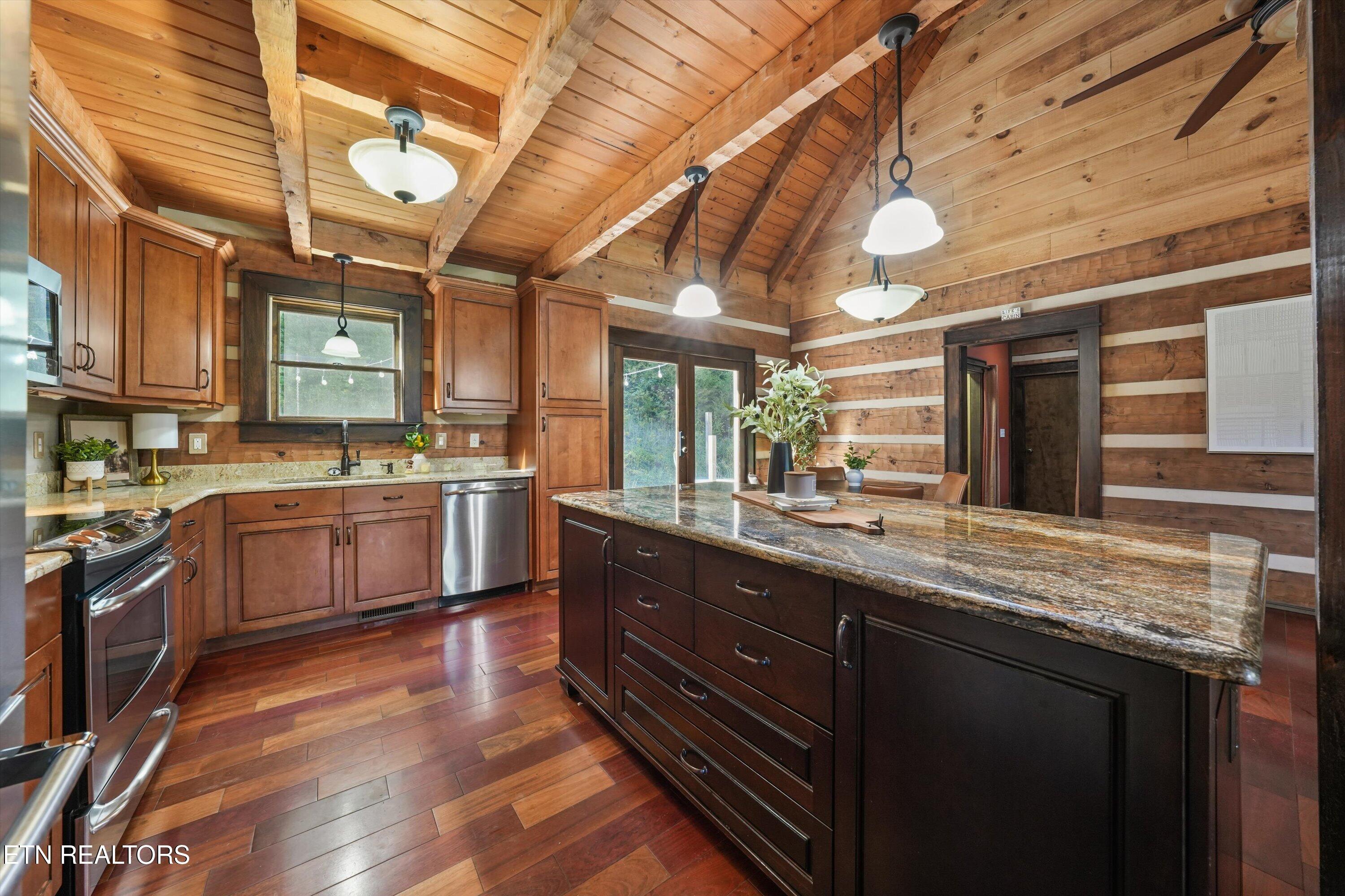 144 Center Valley Road Clinton TN 37716