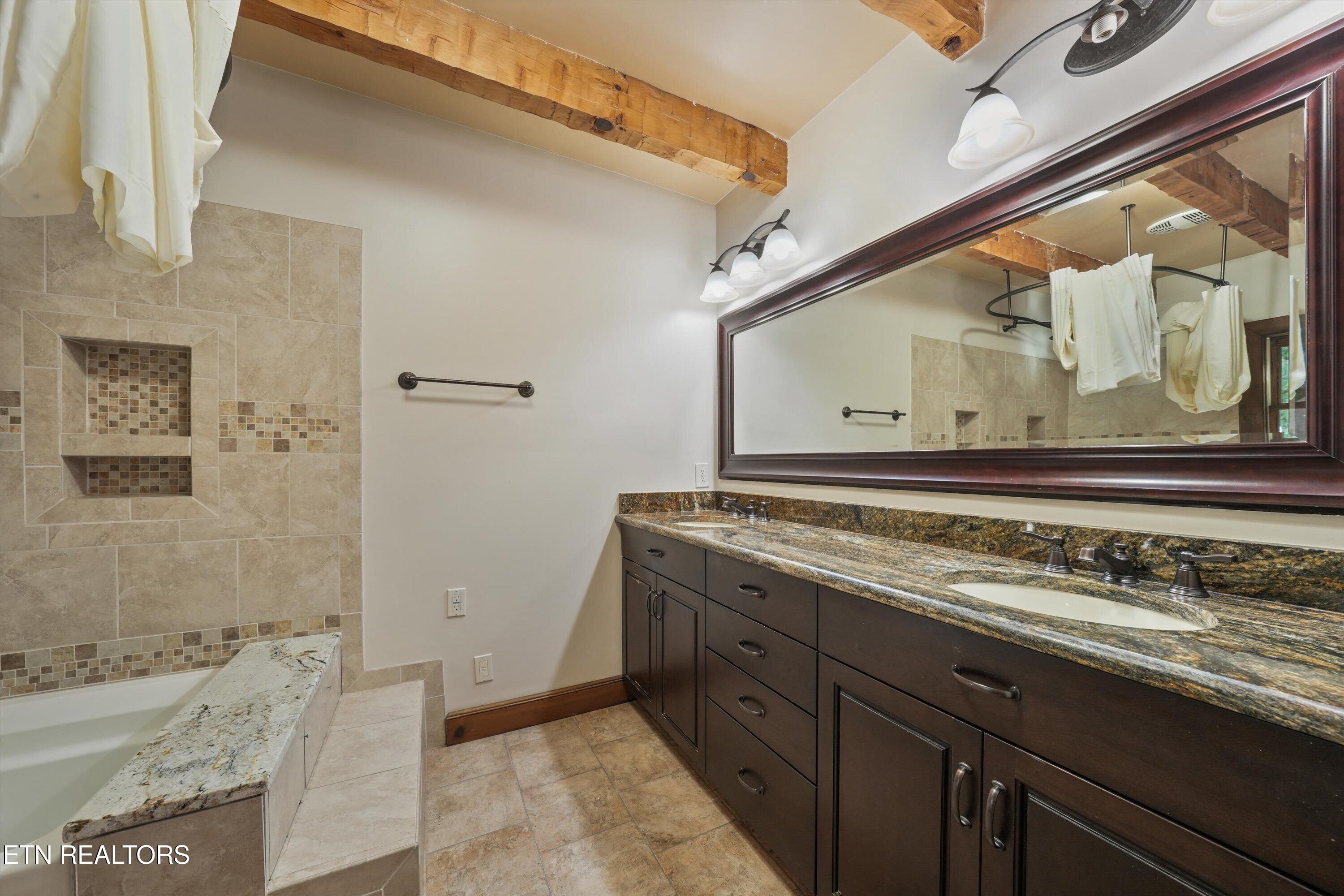 144 Center Valley Road Clinton TN 37716