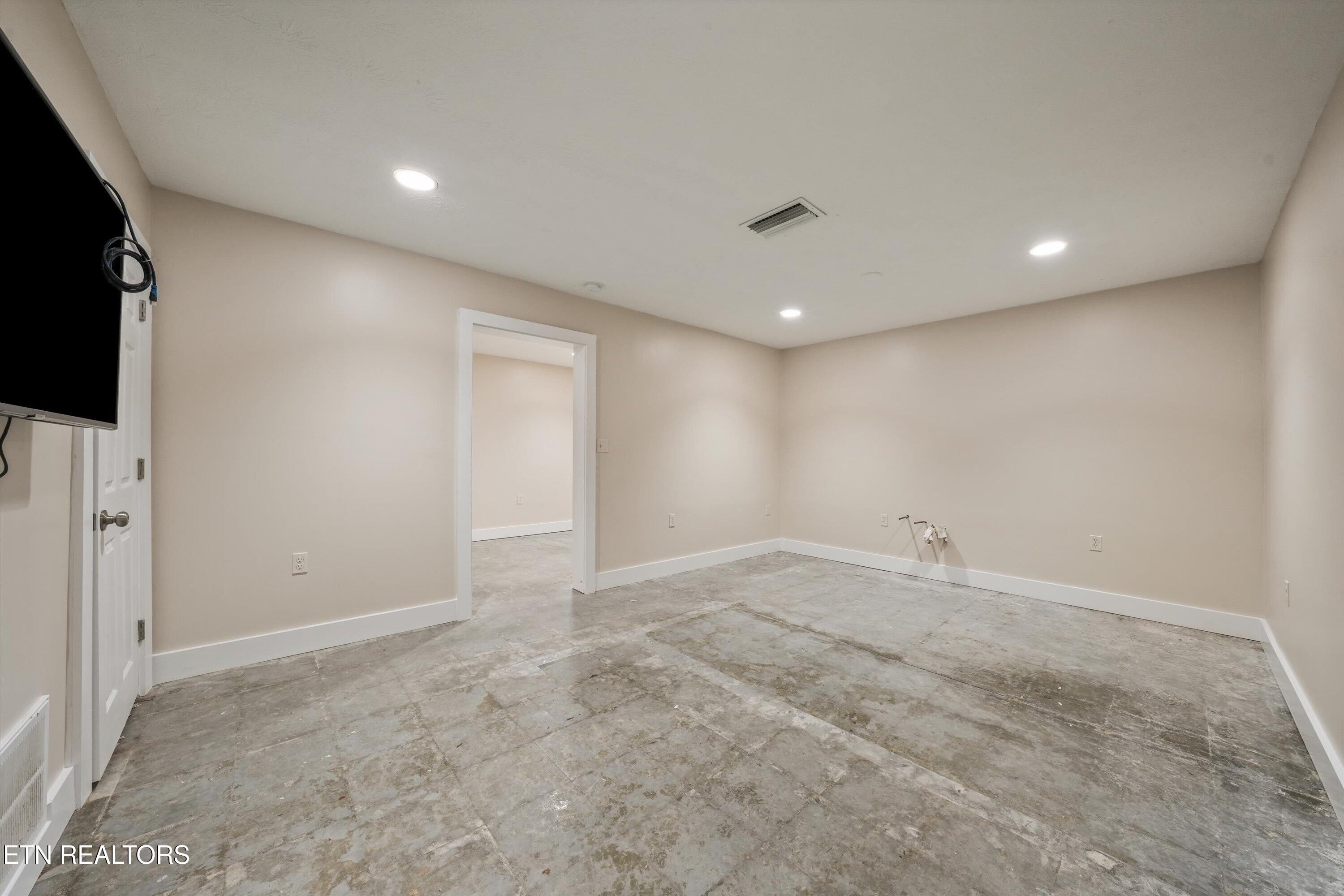 144 Center Valley Road Clinton TN 37716