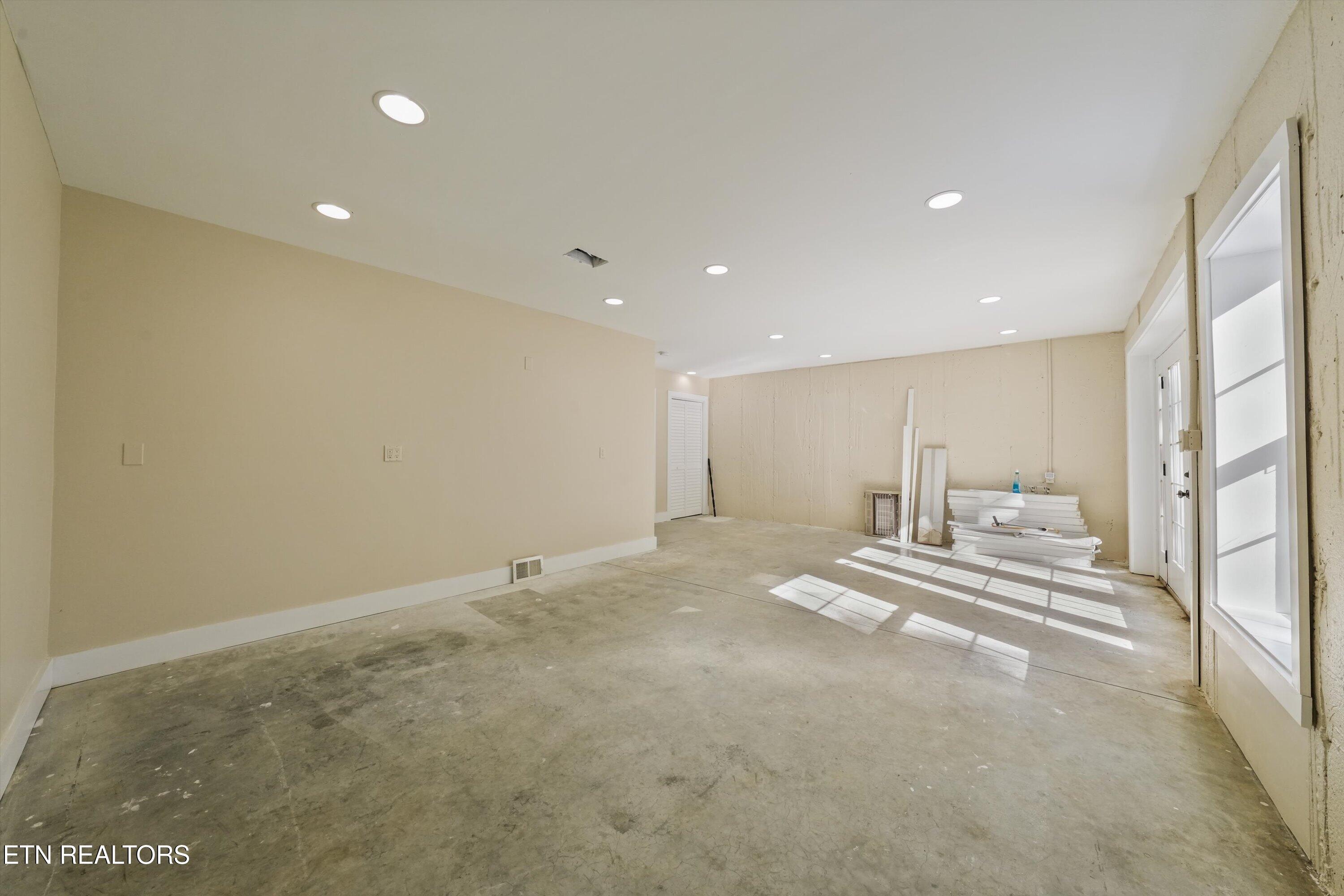 144 Center Valley Road Clinton TN 37716