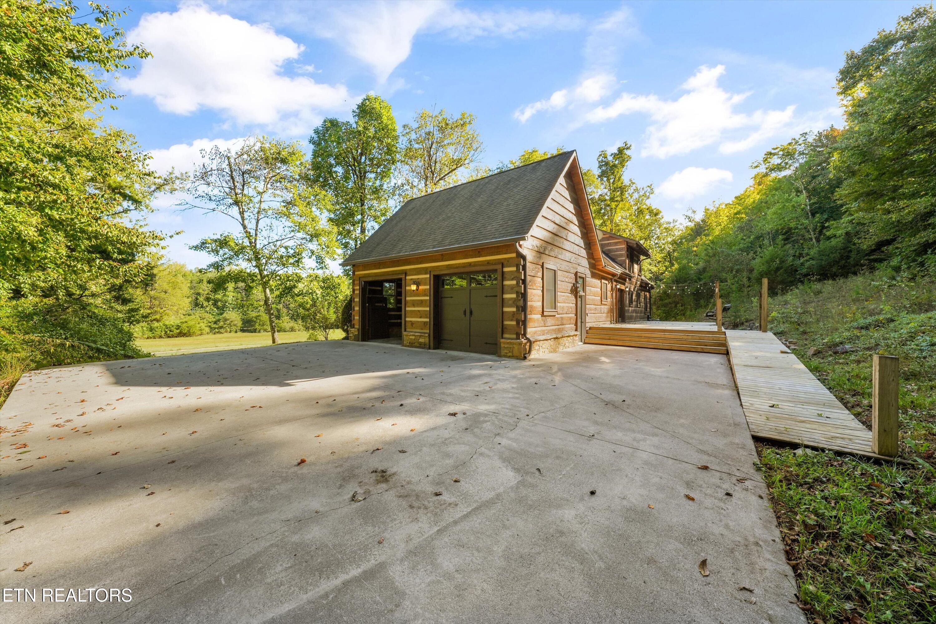 144 Center Valley Road Clinton TN 37716
