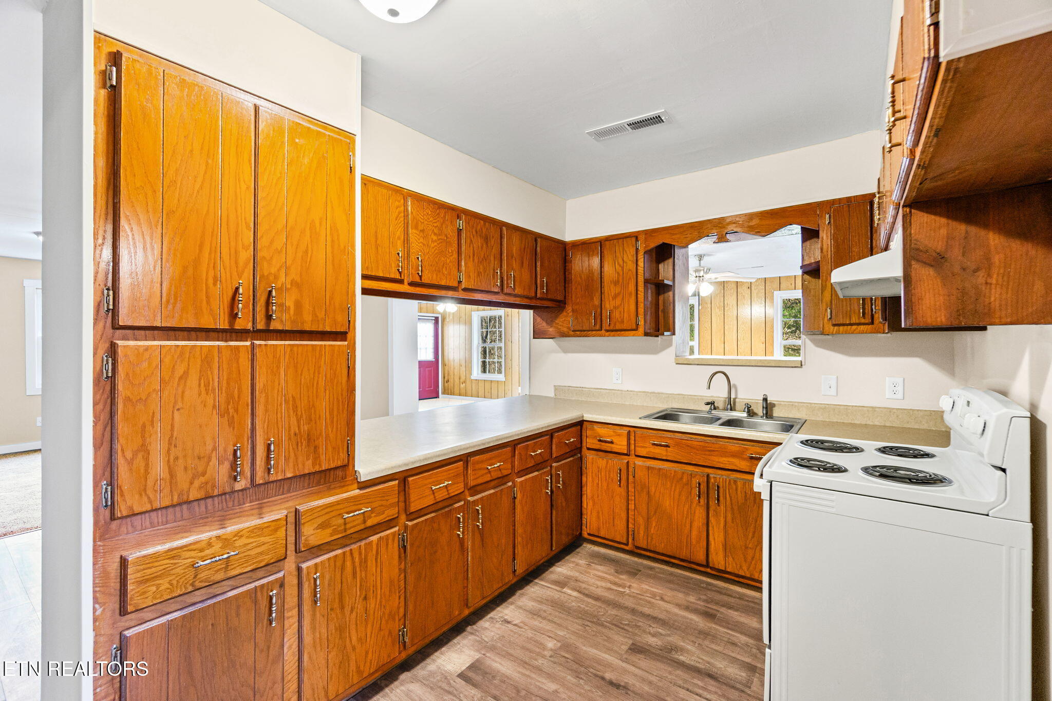 51 Turkeytown Road Hilham TN 38568