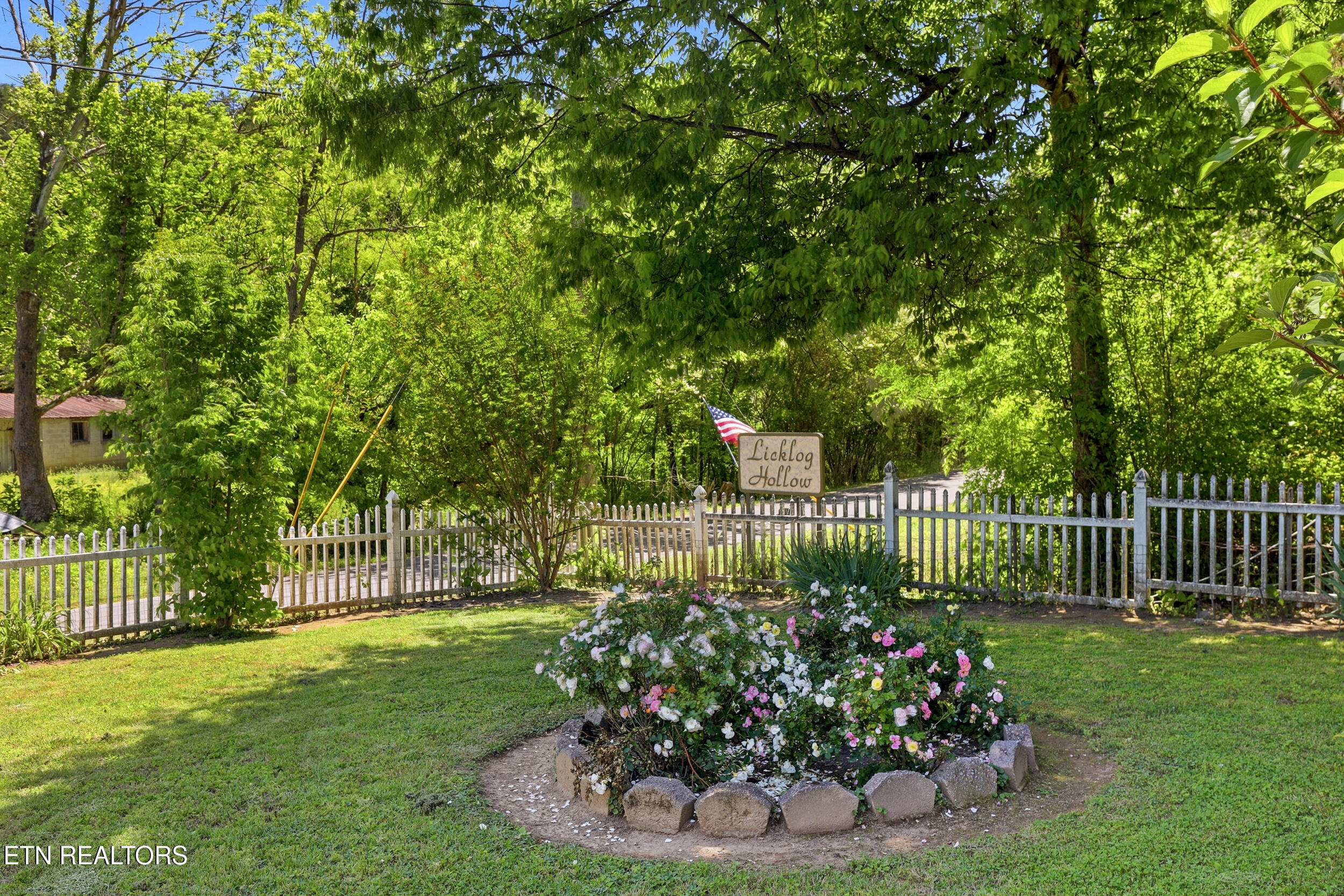 1309 &1319 Licklog Hollow Road Sevierville TN 37876