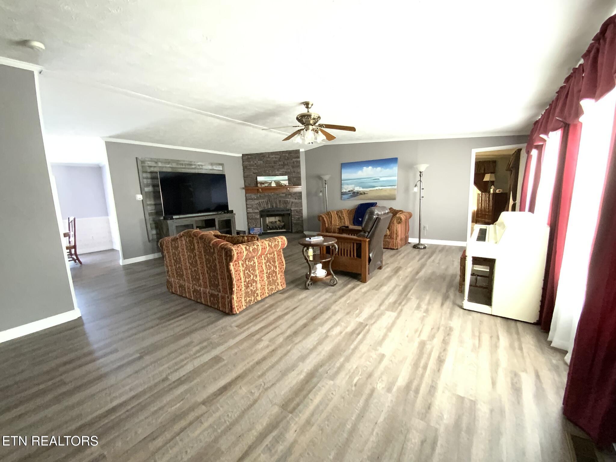 596 Skyline Drive Harriman TN 37748