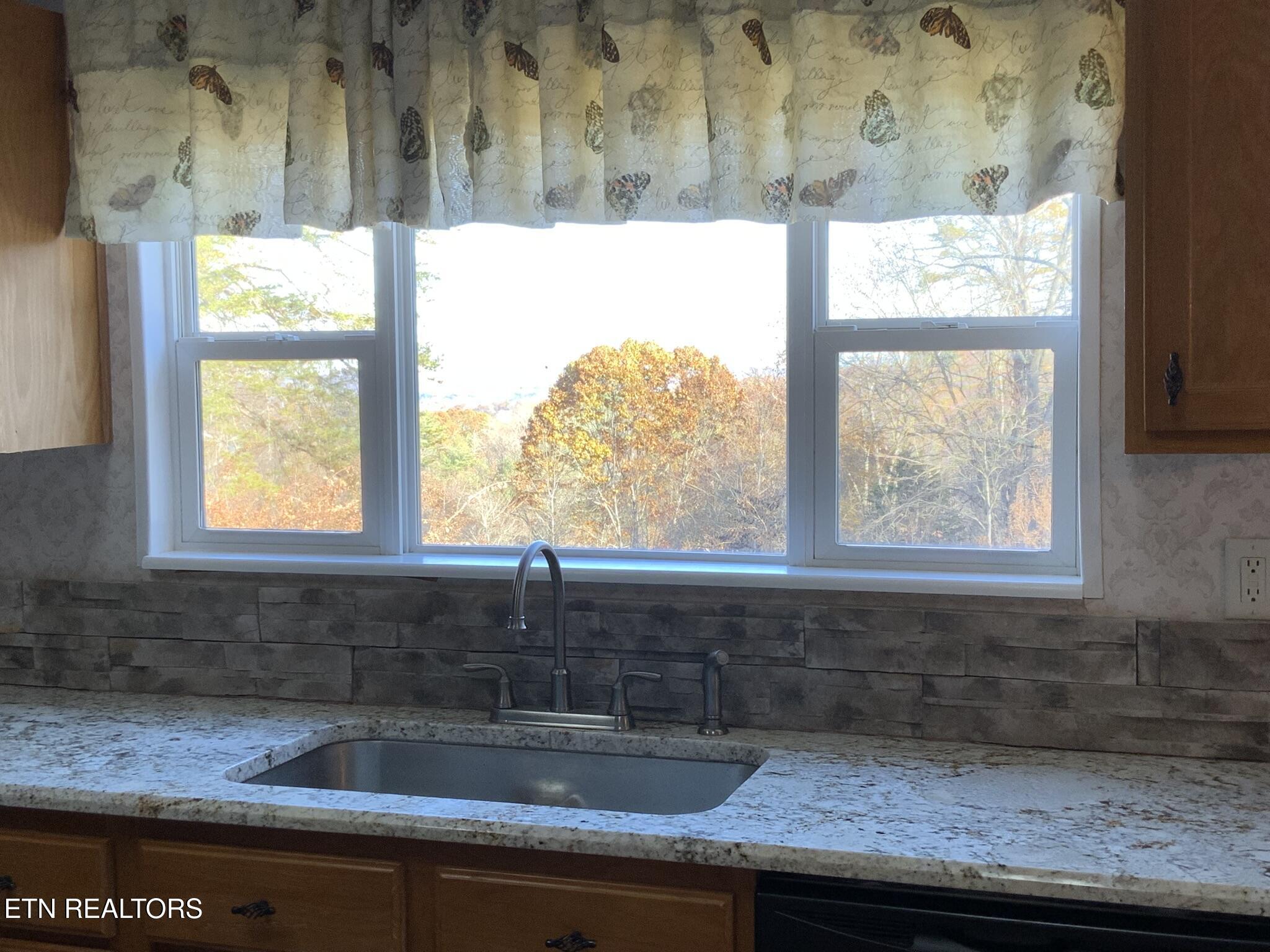 596 Skyline Drive Harriman TN 37748
