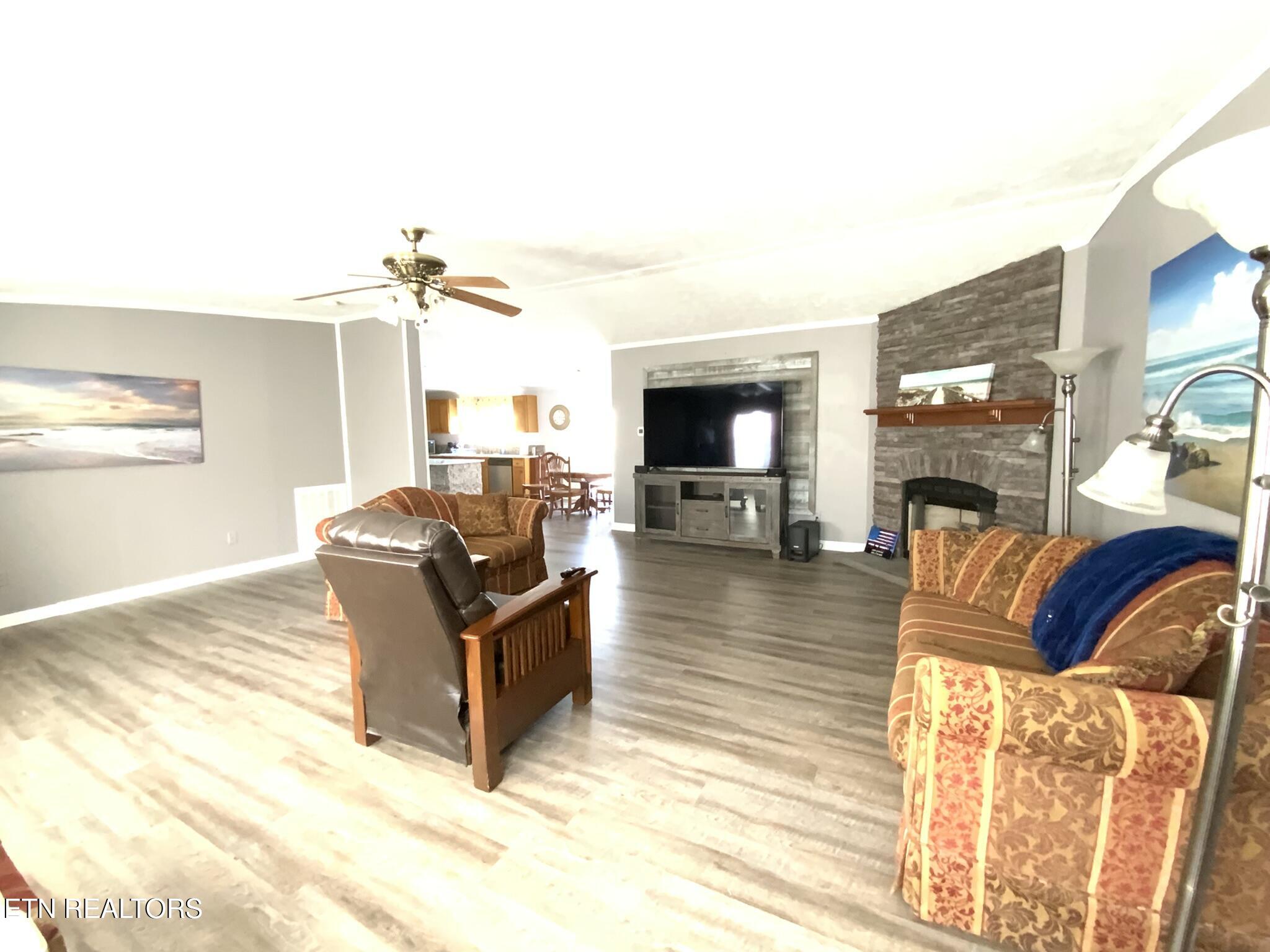 596 Skyline Drive Harriman TN 37748