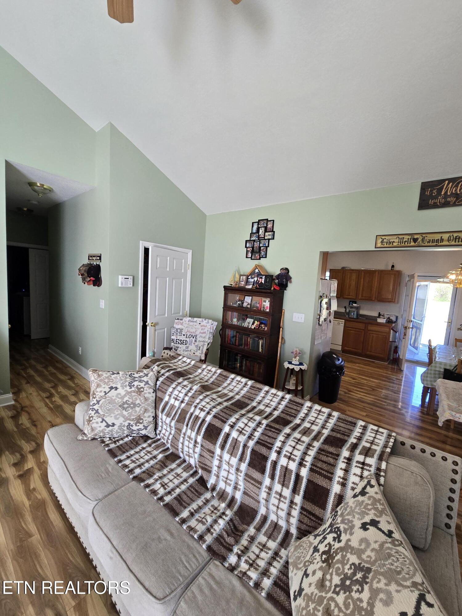 2112 Katie Lane Dandridge TN 37725