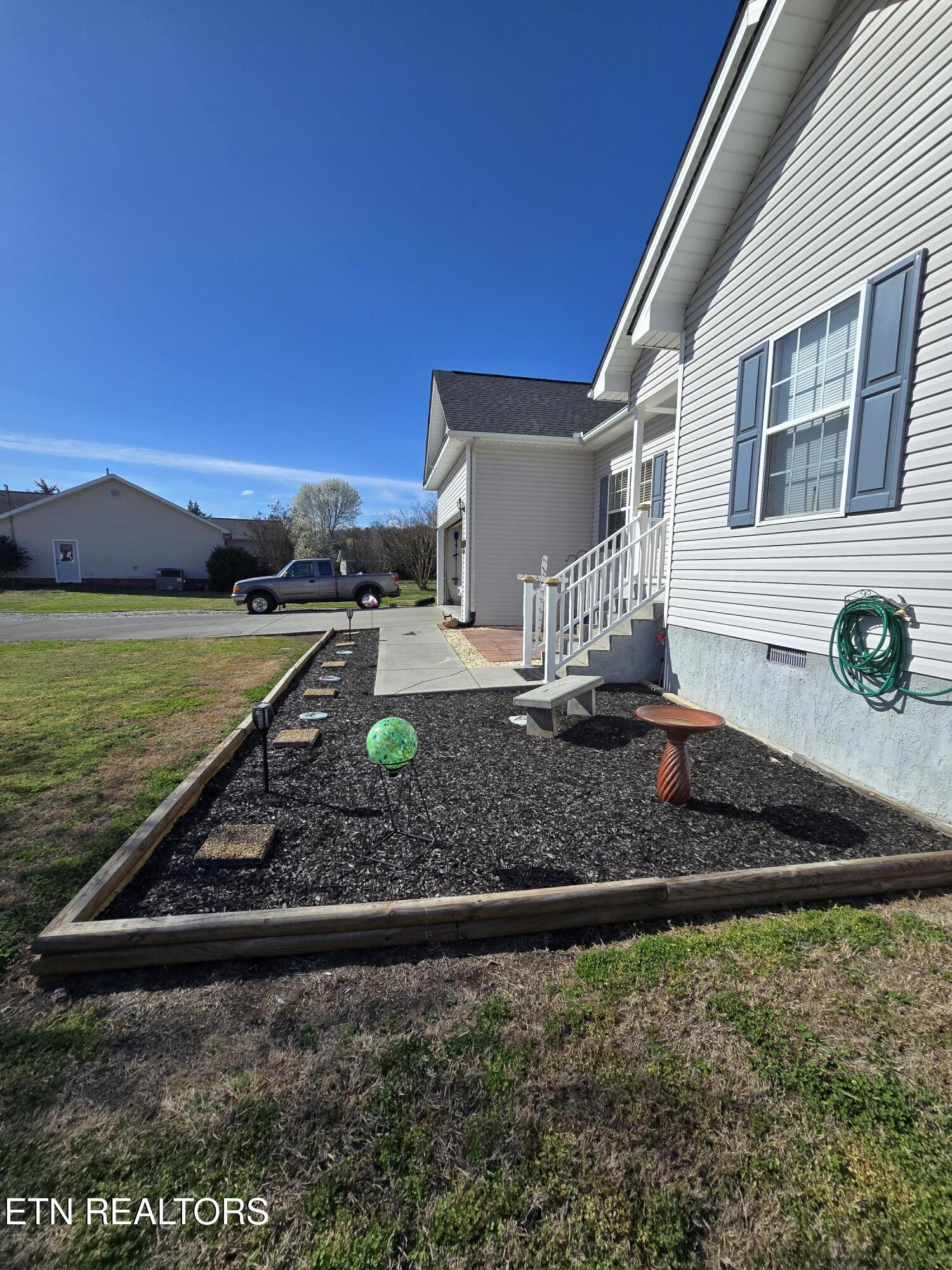2112 Katie Lane Dandridge TN 37725