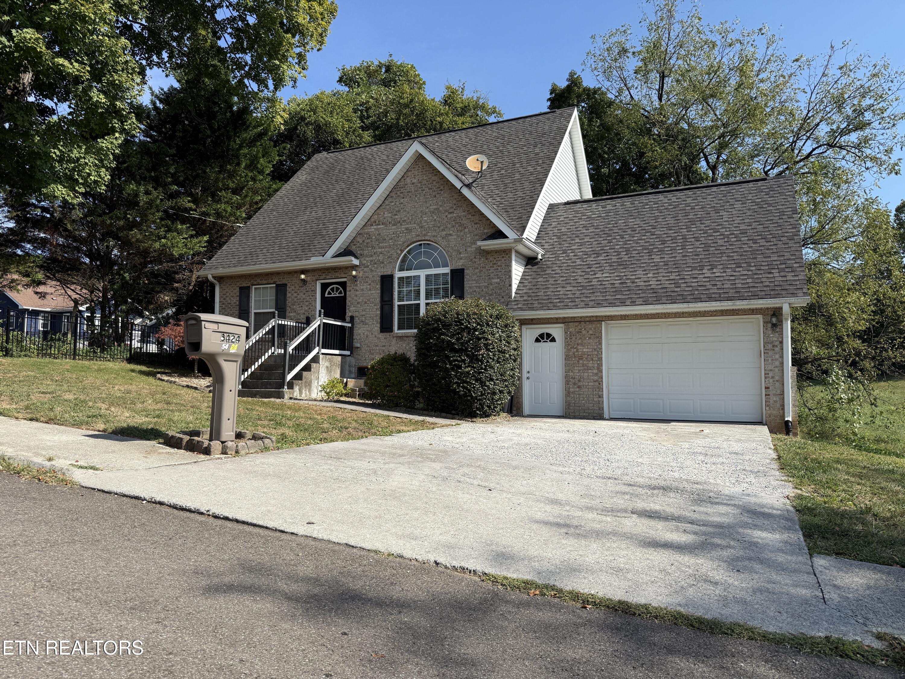 5424 Rosebay Road Knoxville TN 37918
