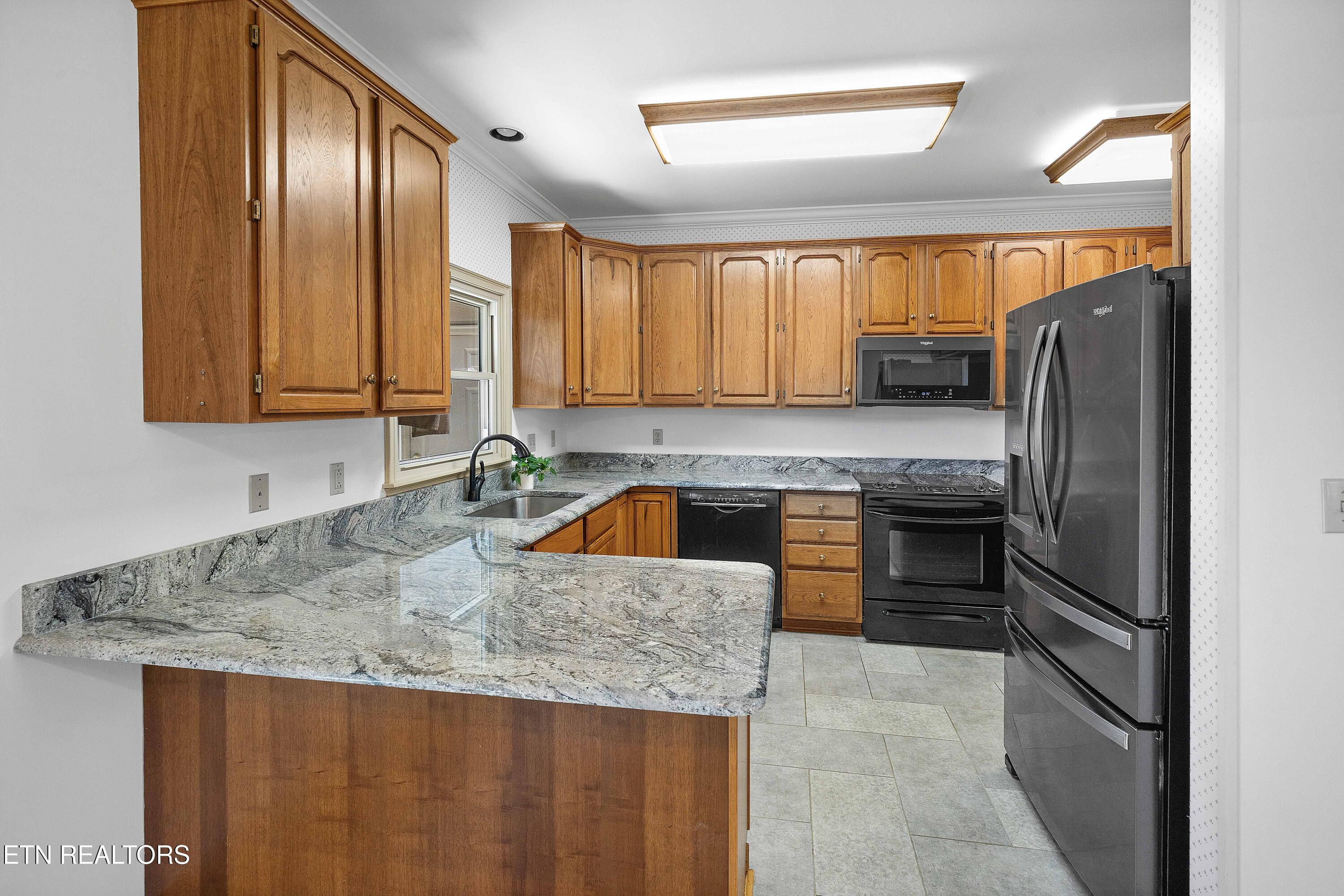 103 Farmington Place Clinton TN 37716