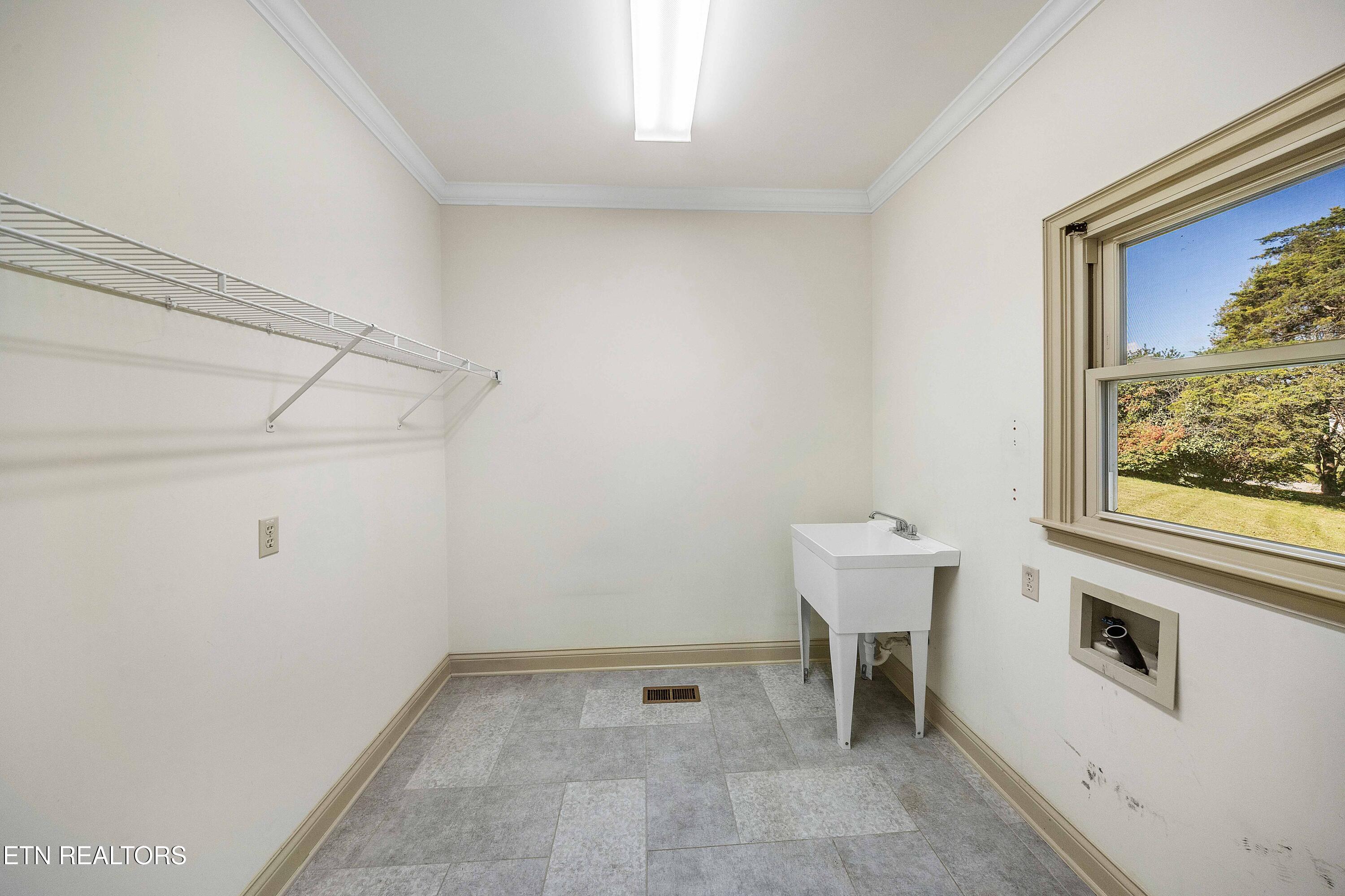 103 Farmington Place Clinton TN 37716