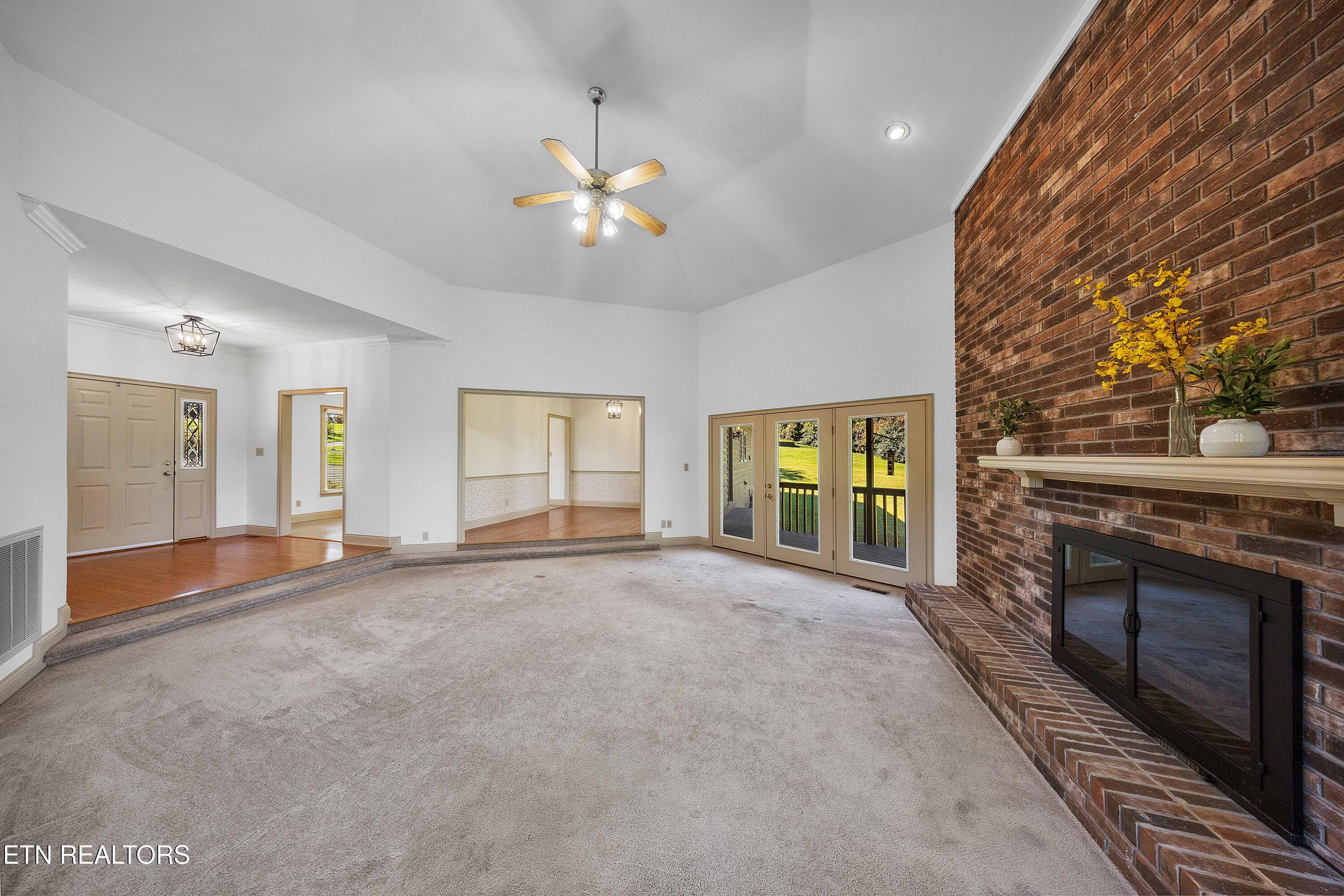 103 Farmington Place Clinton TN 37716