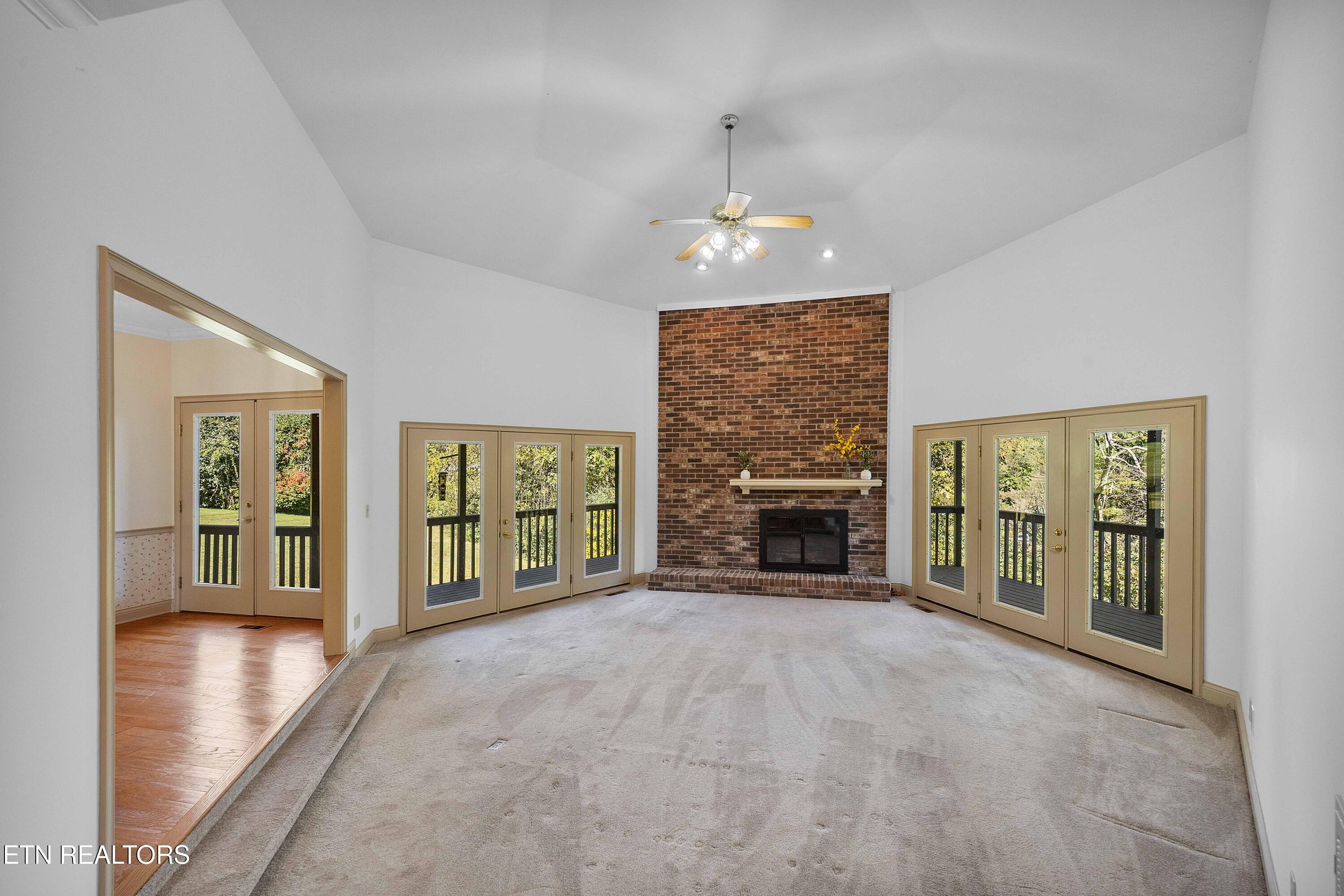 103 Farmington Place Clinton TN 37716